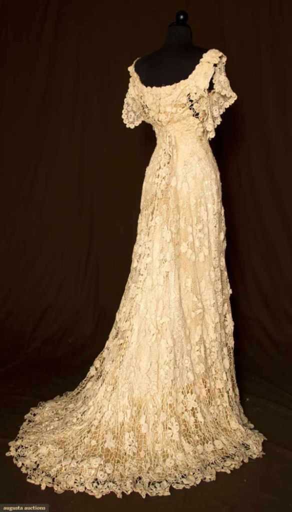 vintage lace wedding dress