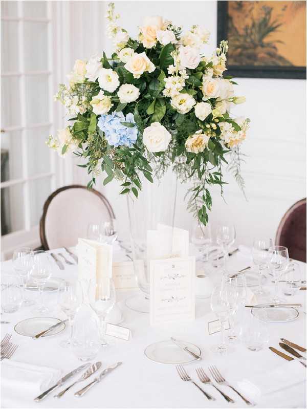 oft peach and blue tablecentre