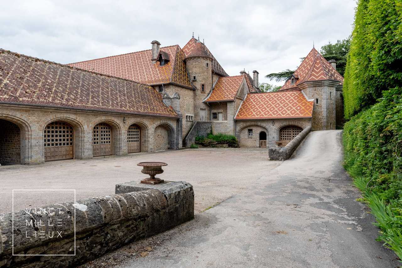french wedding style Chateau de Bournel