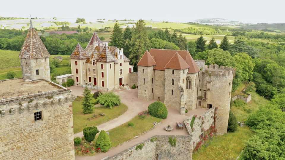luxury chateau hotels burgundy - chateau de couches