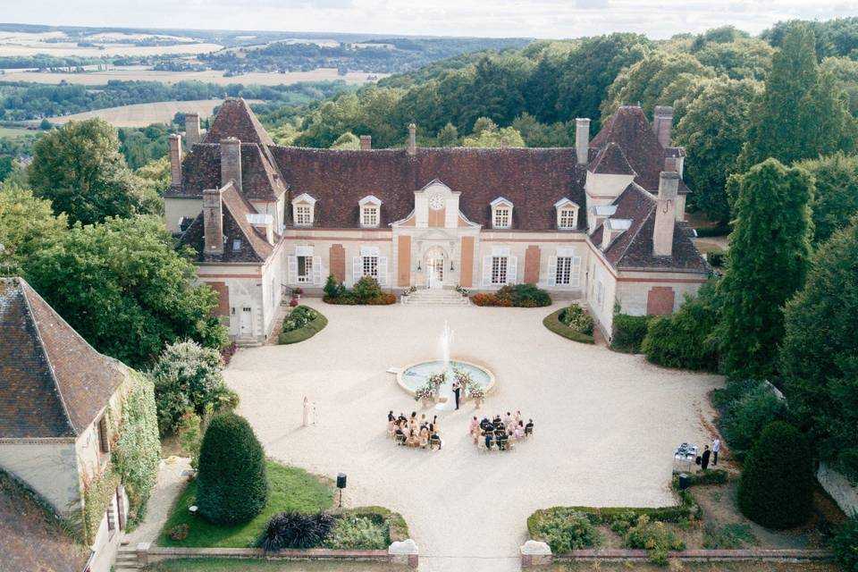 luxury wedding venue chateau du fey burgundy