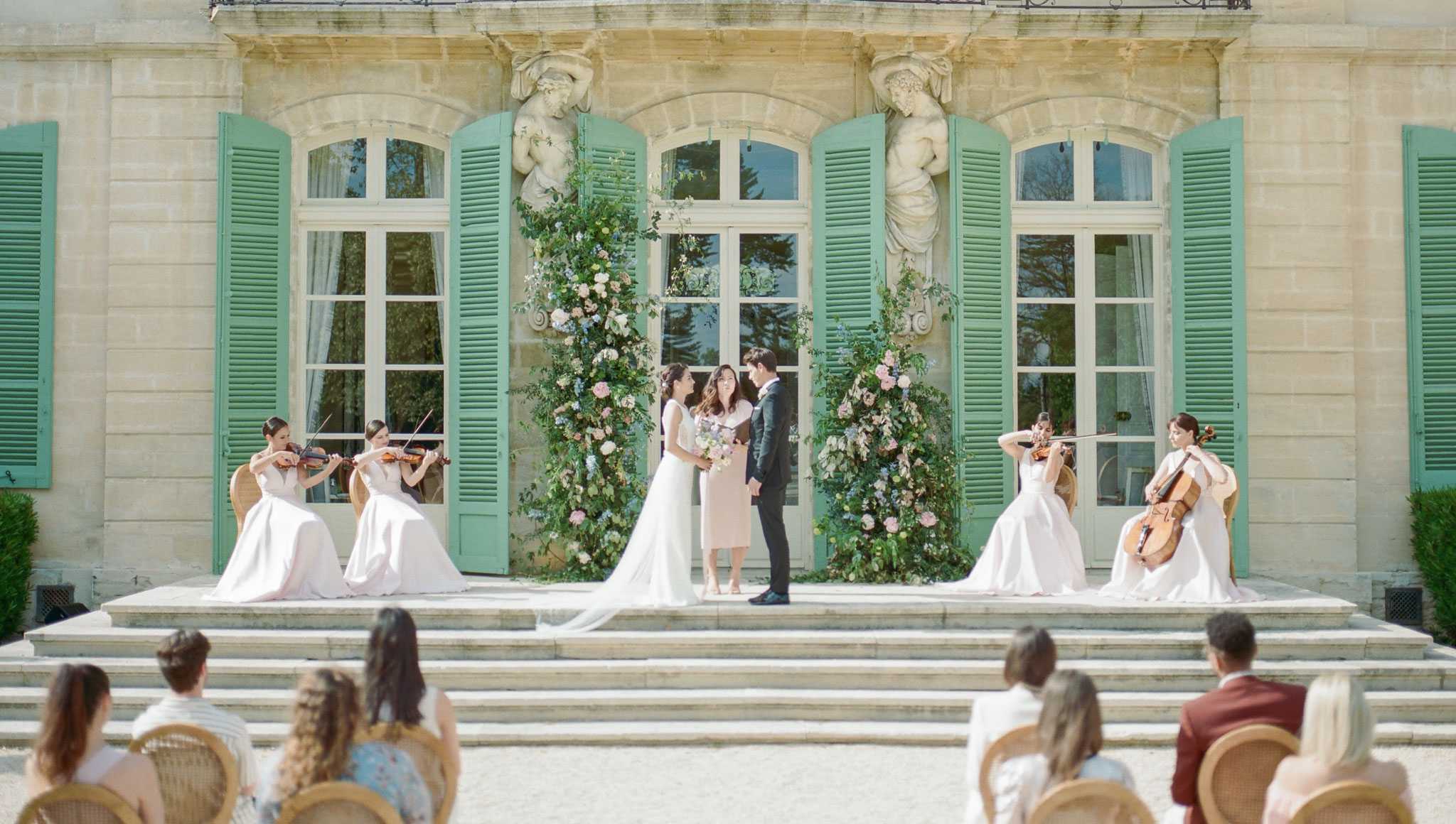 how to find a wedding officiant and what is their role