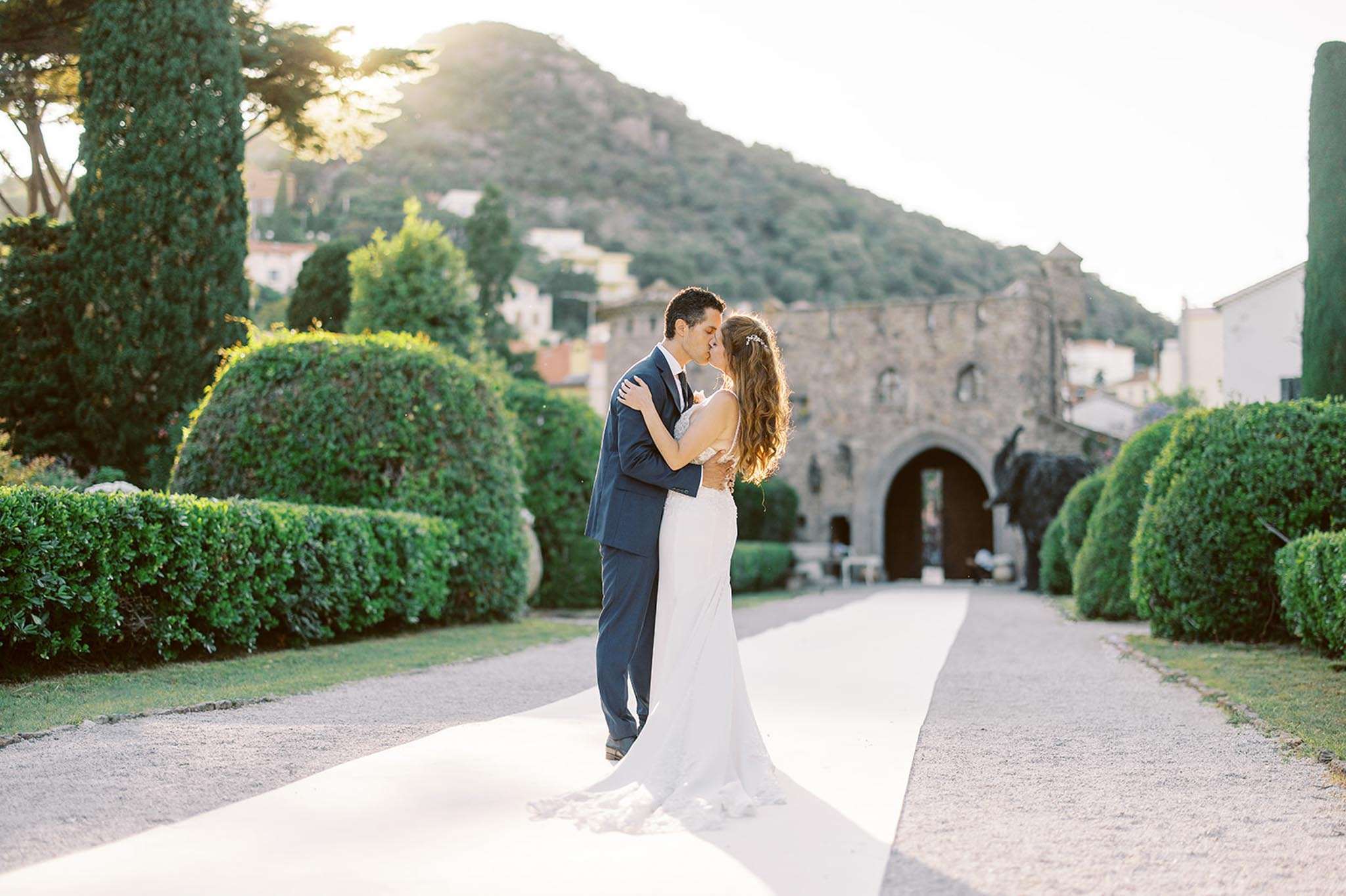 Candlelit Chapel Vows and a Rooftop Sunset at Chateau de la Napoule