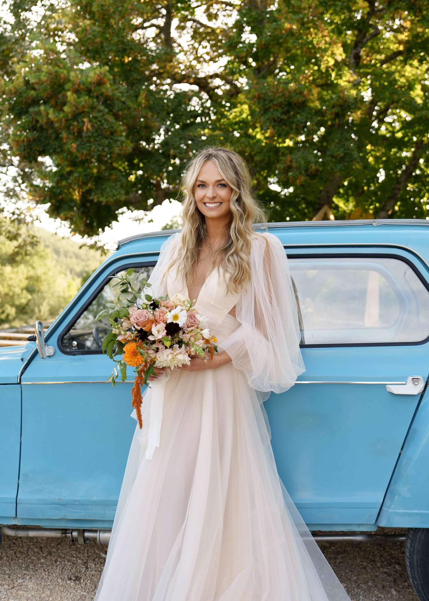 Ikebana Florals and Off-White Galia Lahav at Le Grand Banc, Luberon