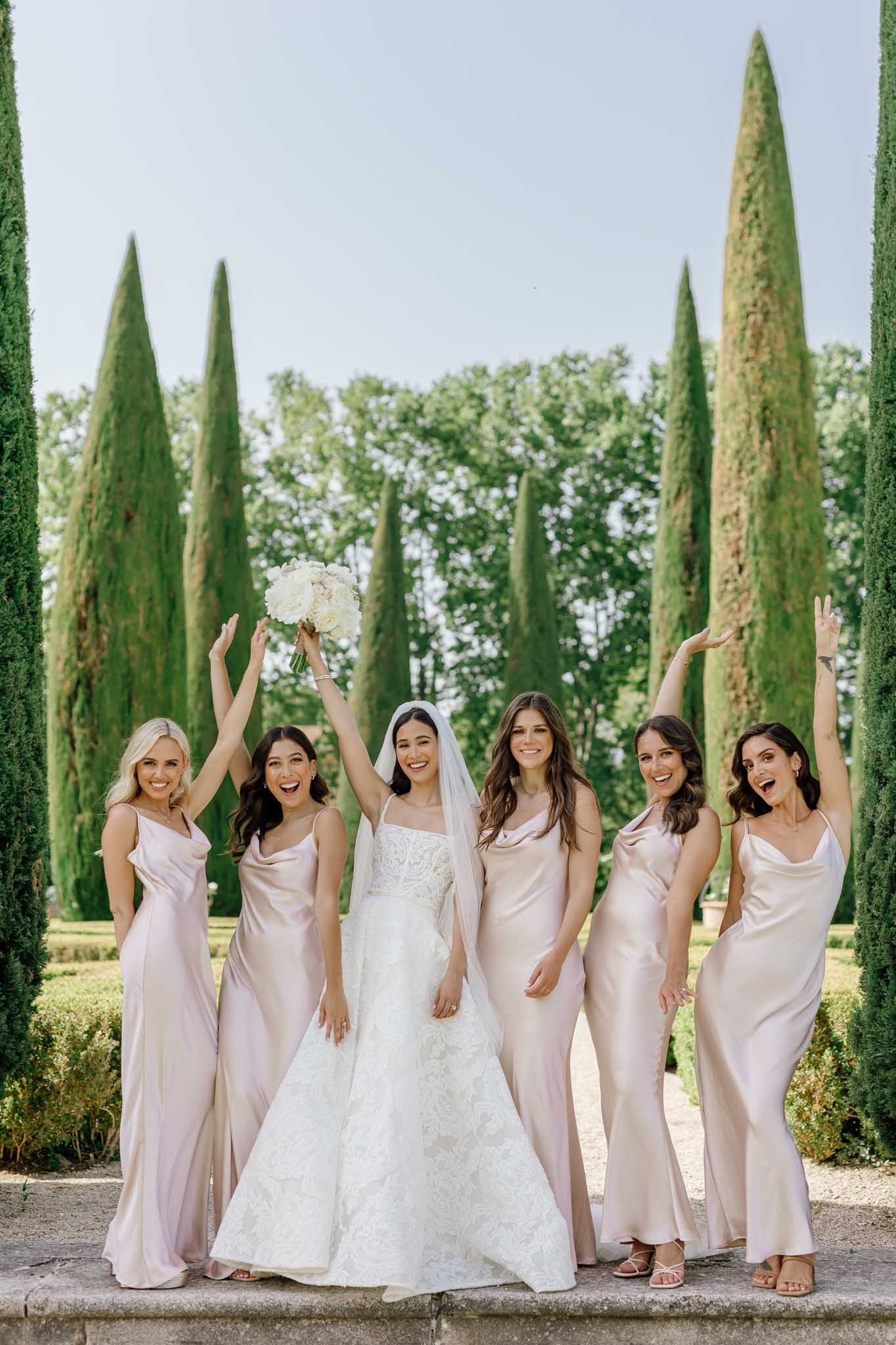 Couple portrait in the gardens of Château de Sannes, Provence