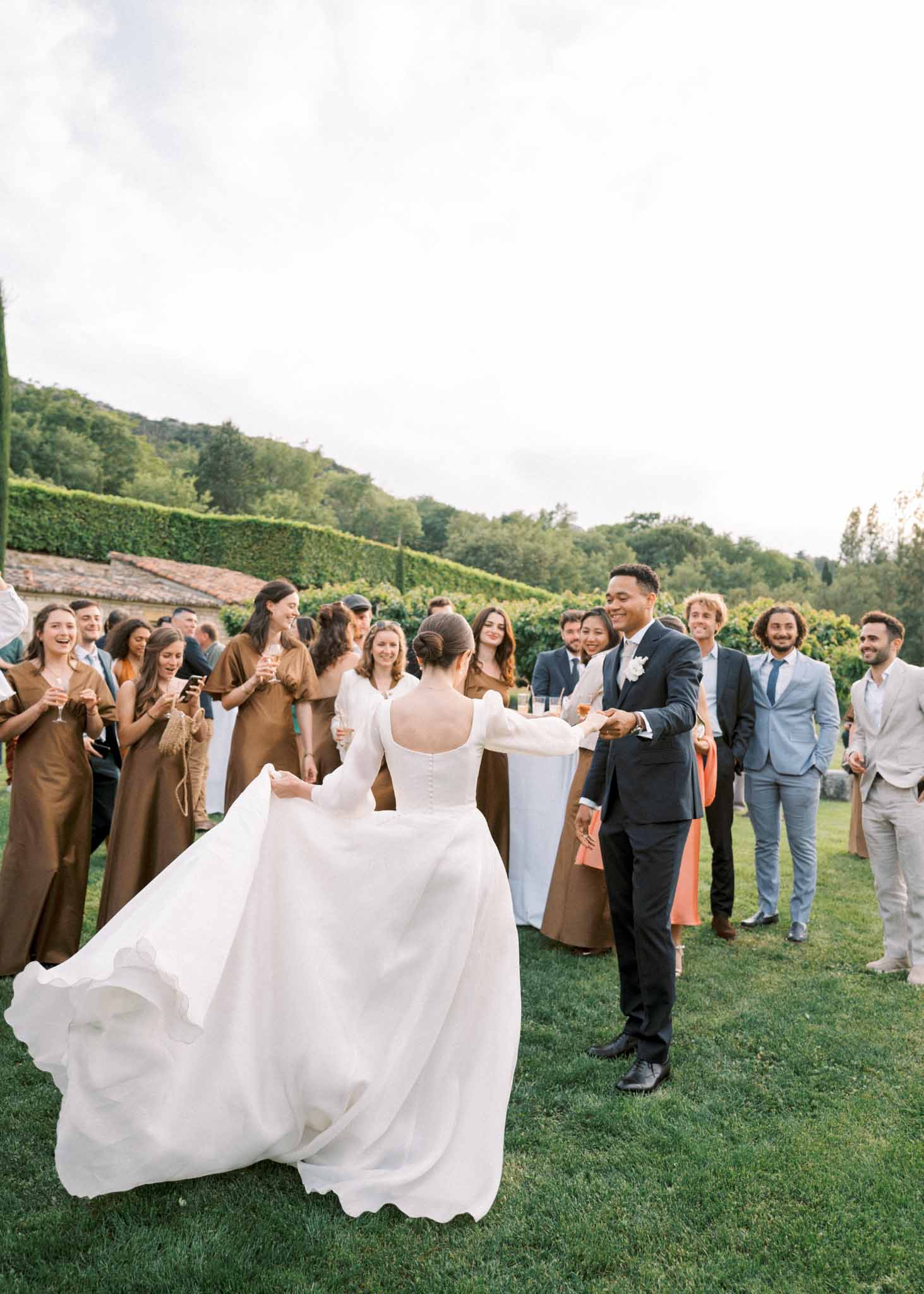 Wedding cocktail hour at a vineyard