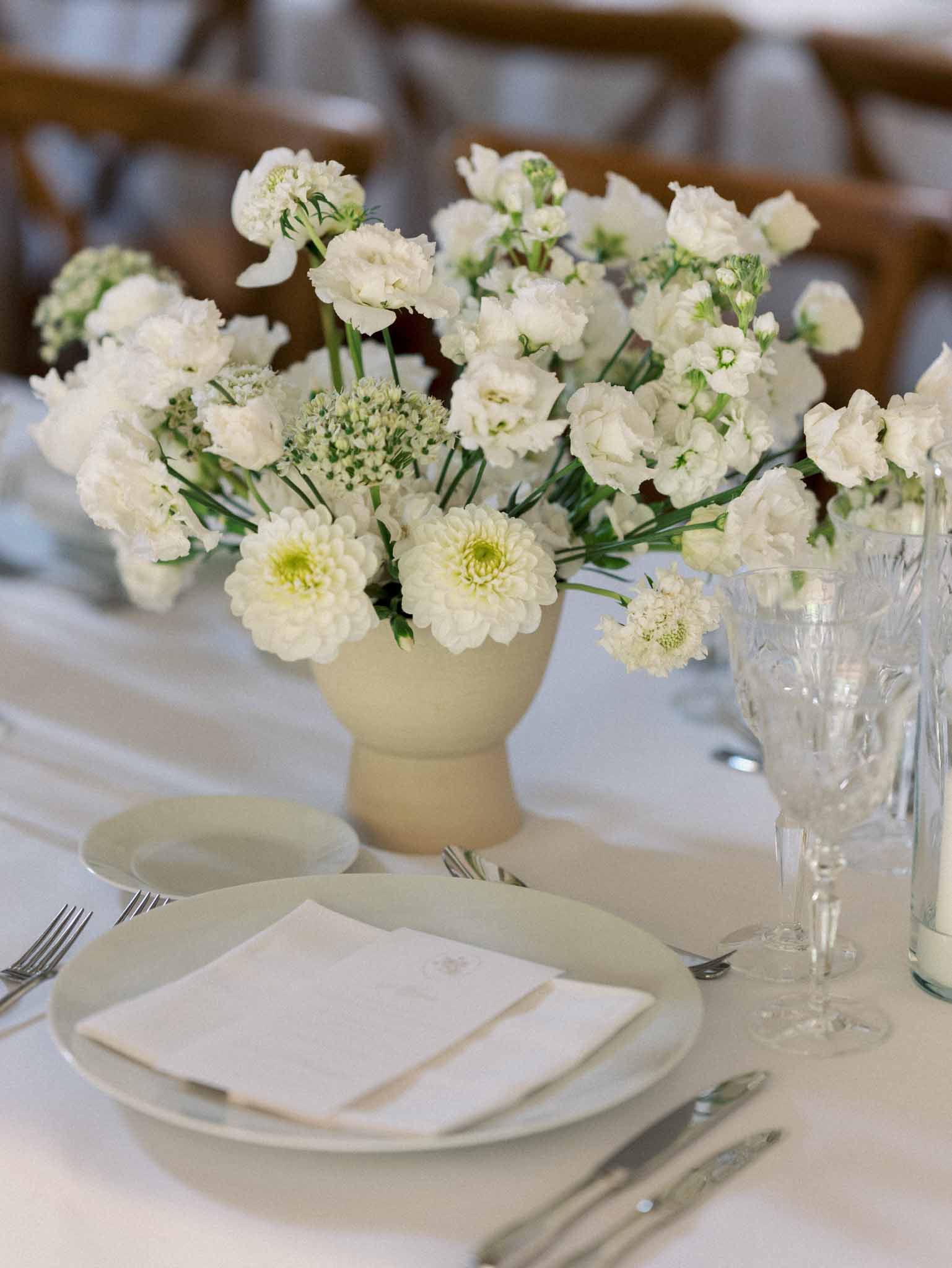 Wedding reception table setting
