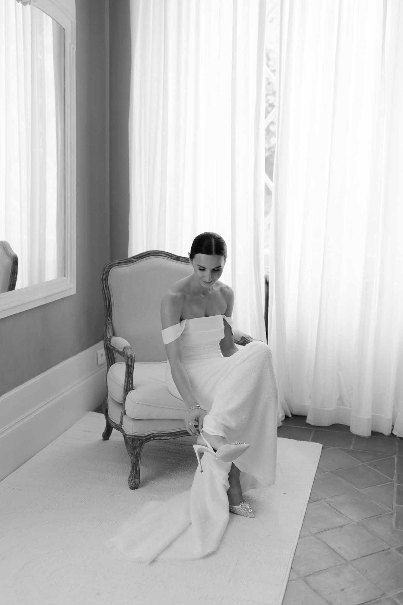 Black and white photo of getting ready