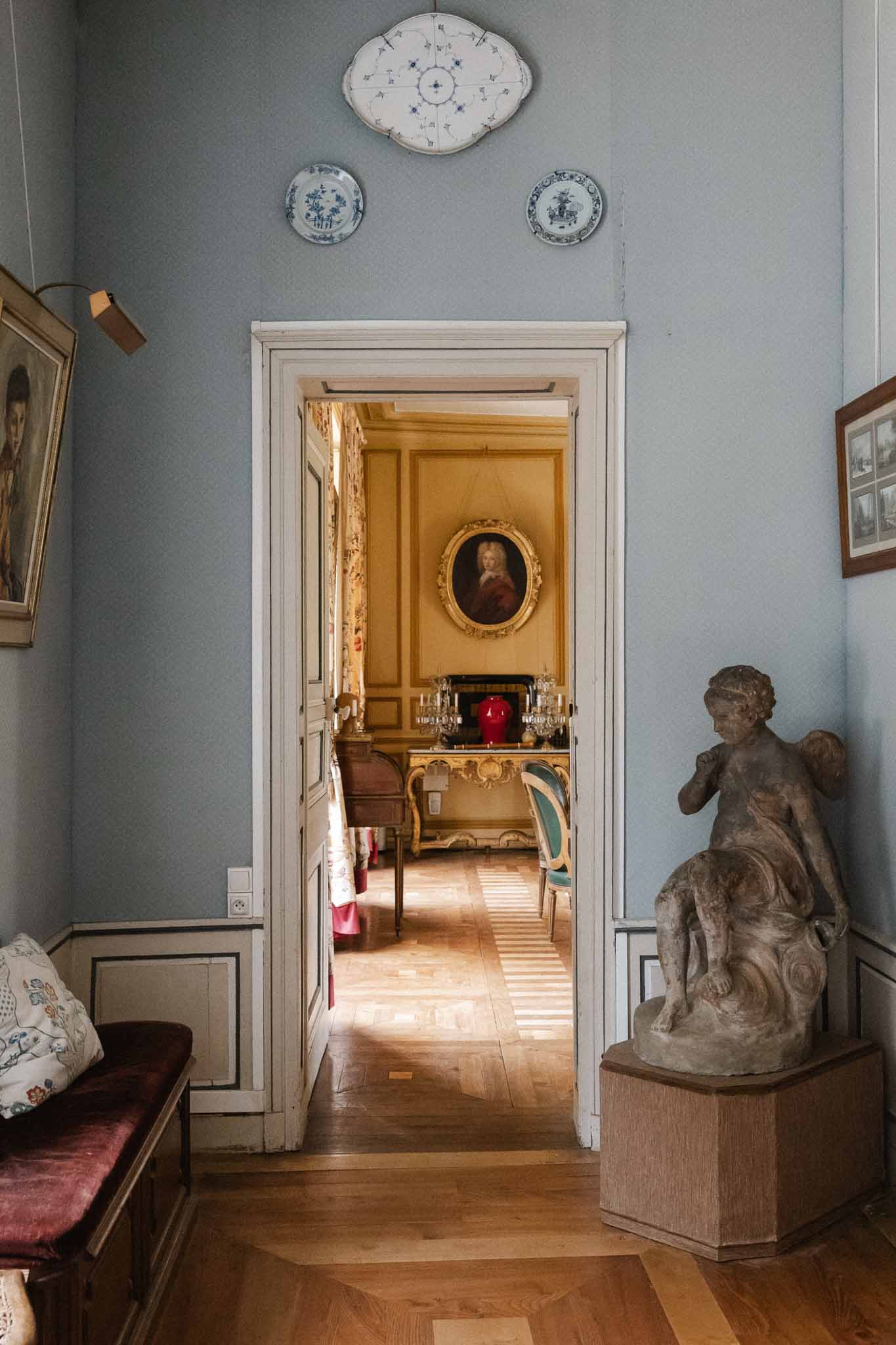 Classical château interior rooms with period decor and architectural details