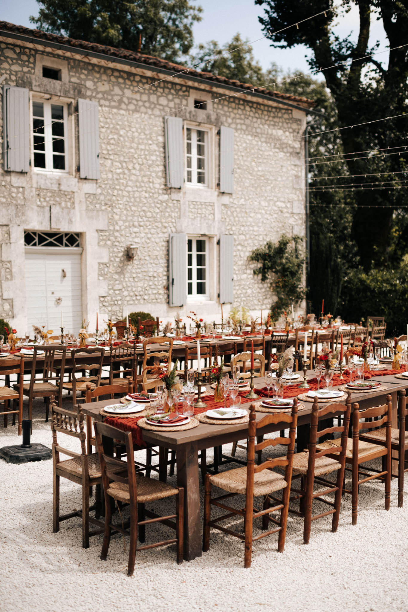 Wedding reception table setting