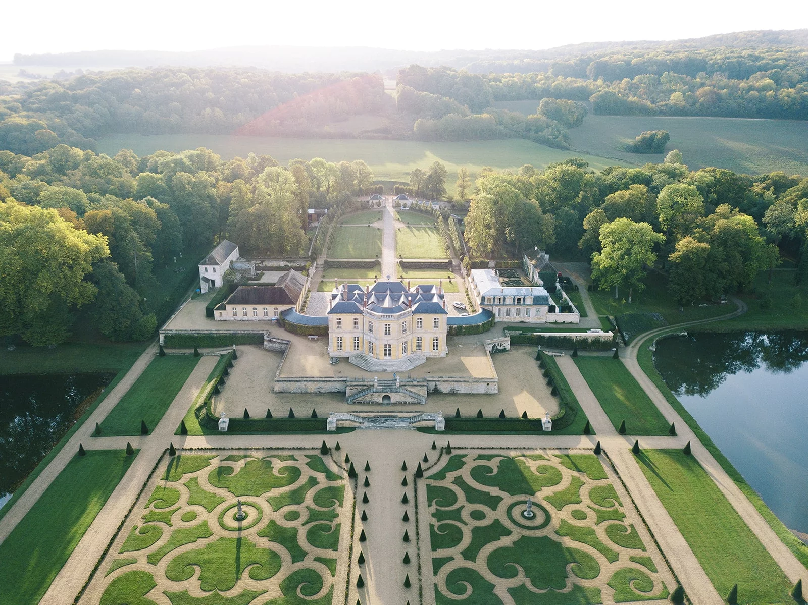 10 Luxury Wedding Venues in France