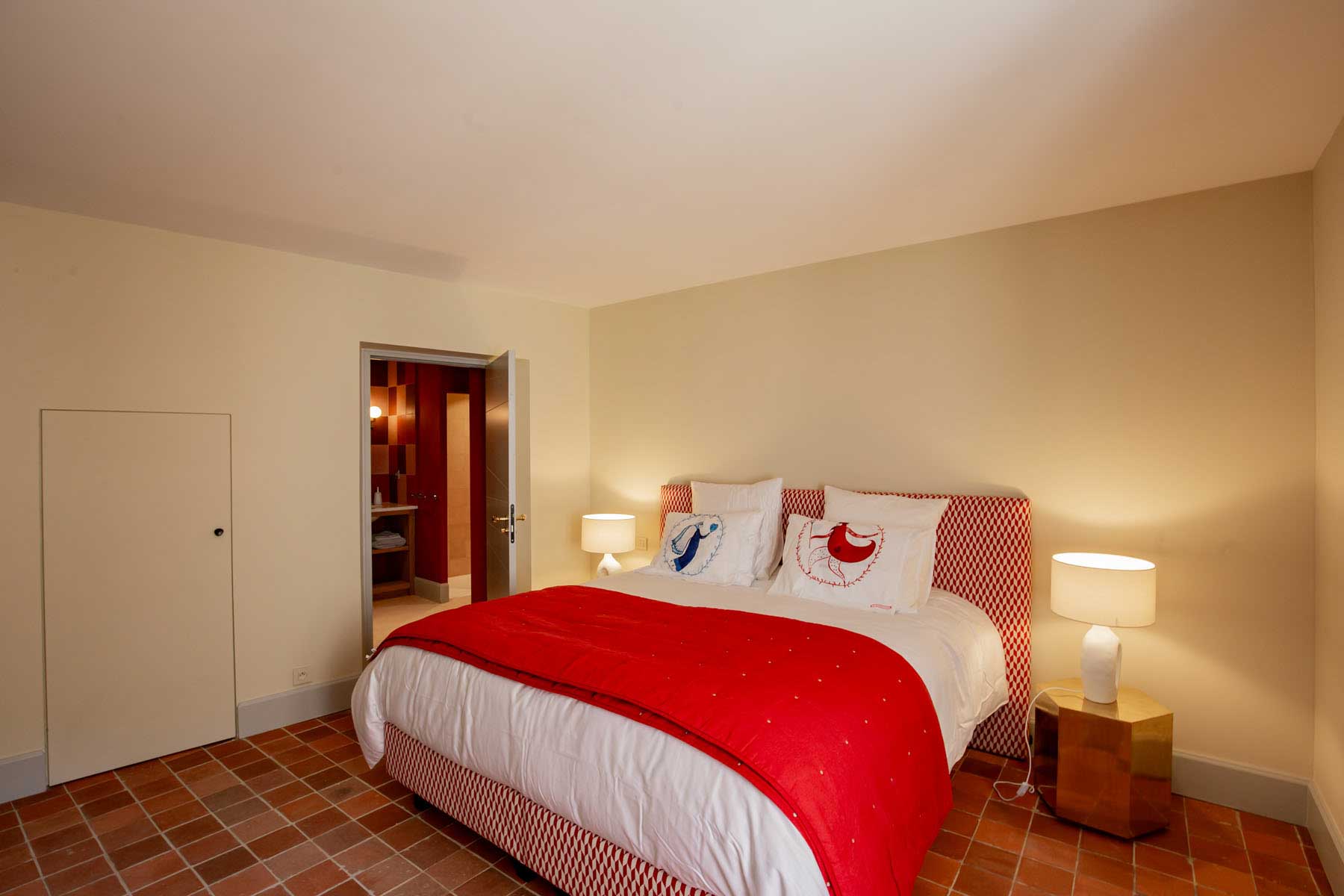 Reception table details