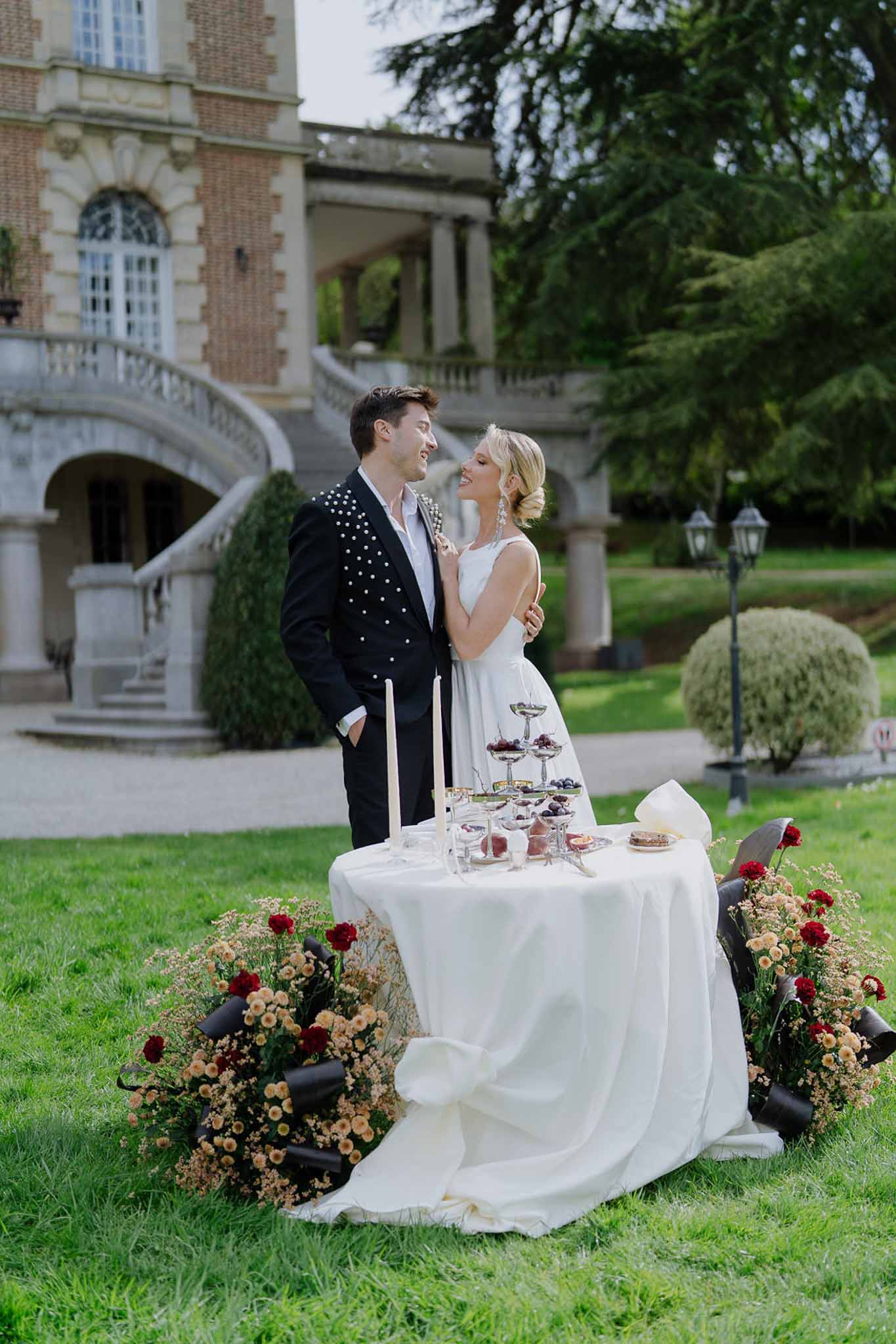 Wedding reception table setting