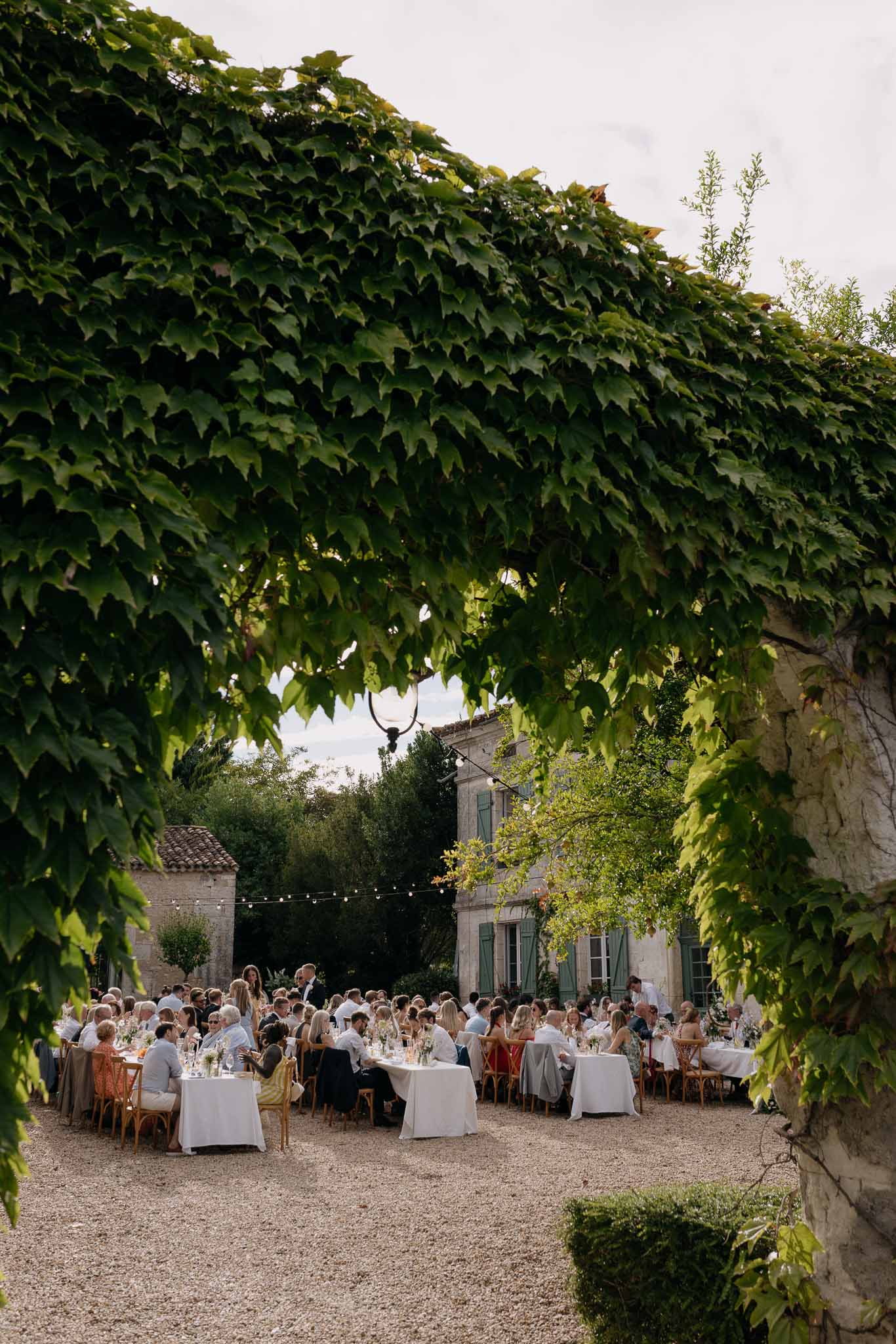 Wedding reception table setting