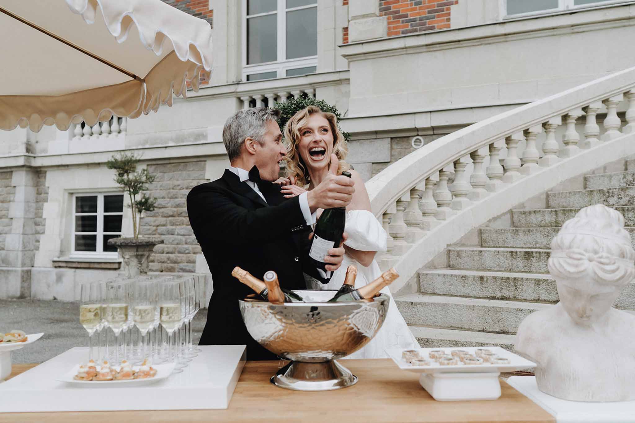 Wedding cocktail hour