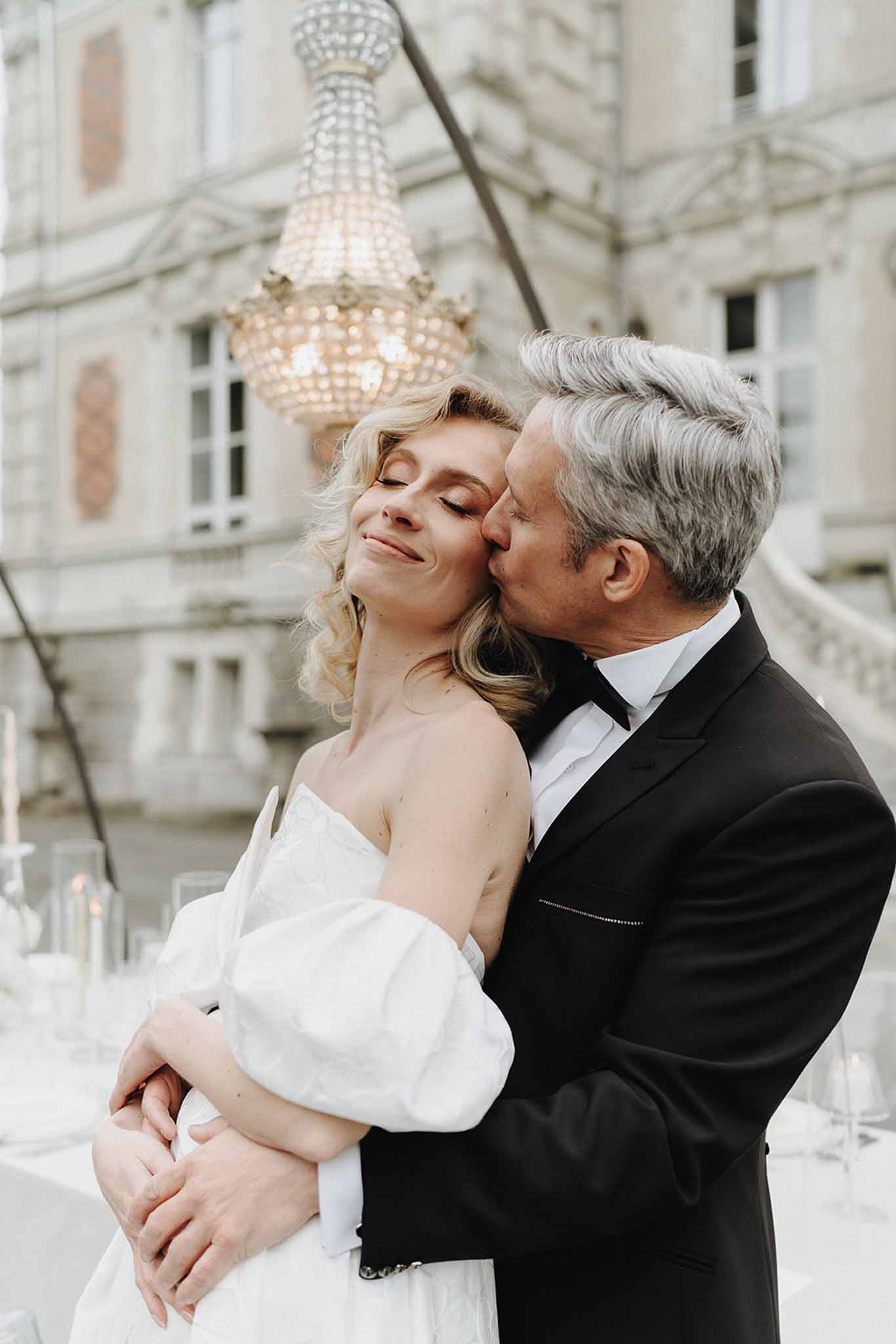 Wedding reception table setting