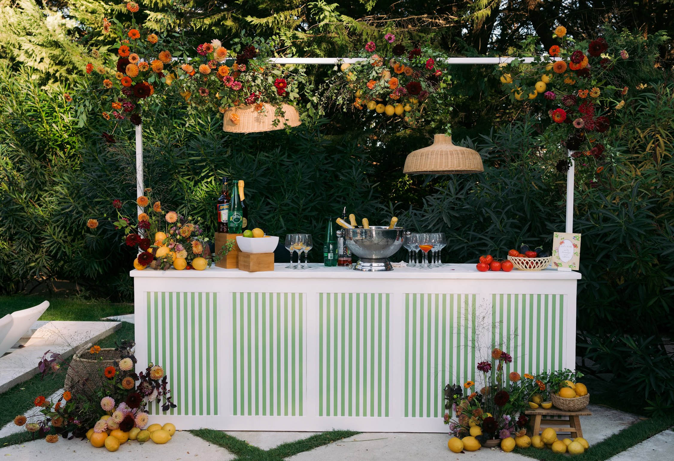 Blush Dahlias and Dolce Vita Spirit at Chateau des Trois Fontaines, Provence