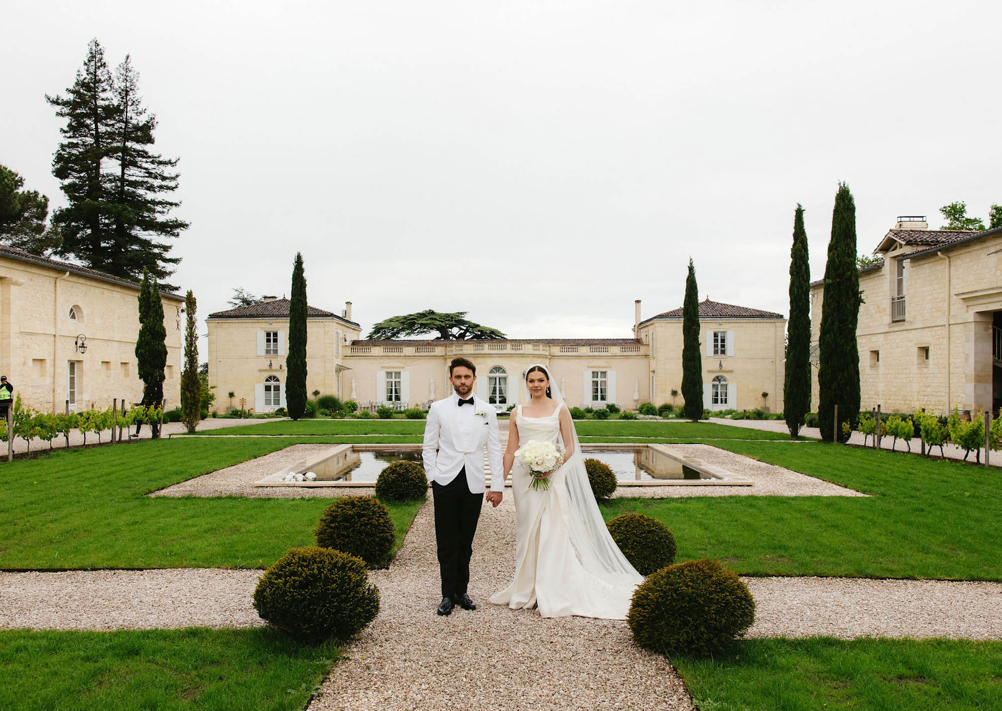Sculptural Greens and Linen Tables at Chateau Gassies, Bordeaux