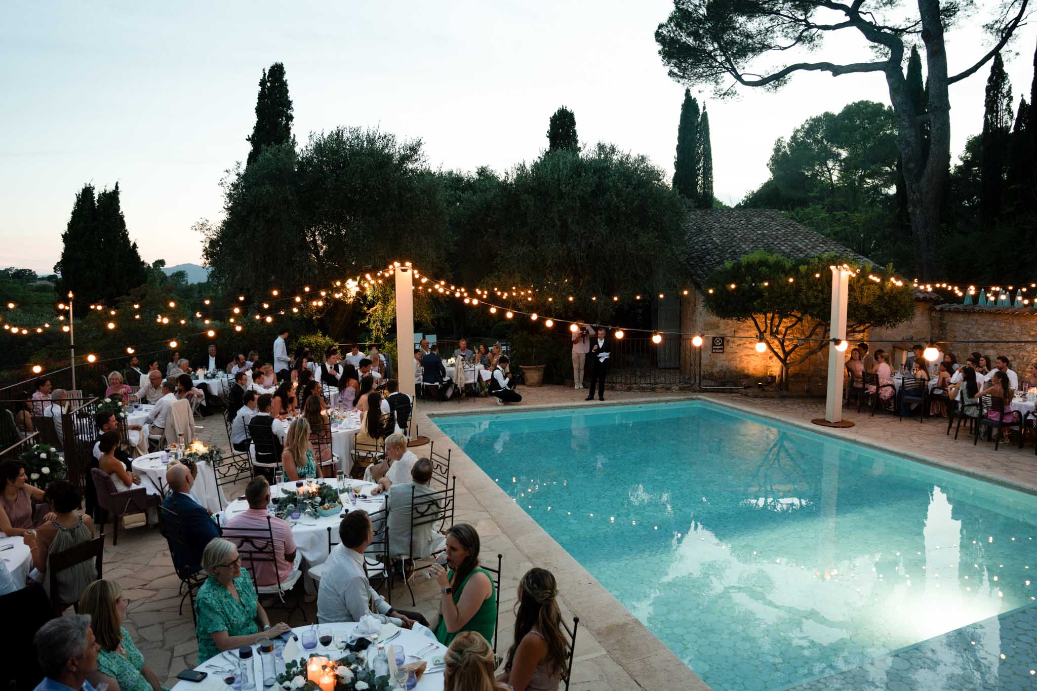 Wedding reception table setting