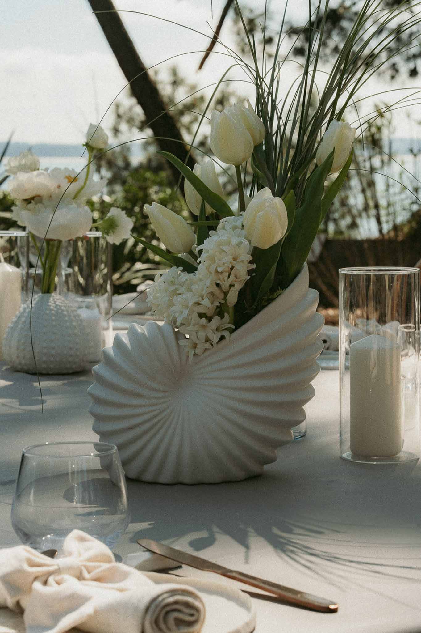 Wedding reception table setting