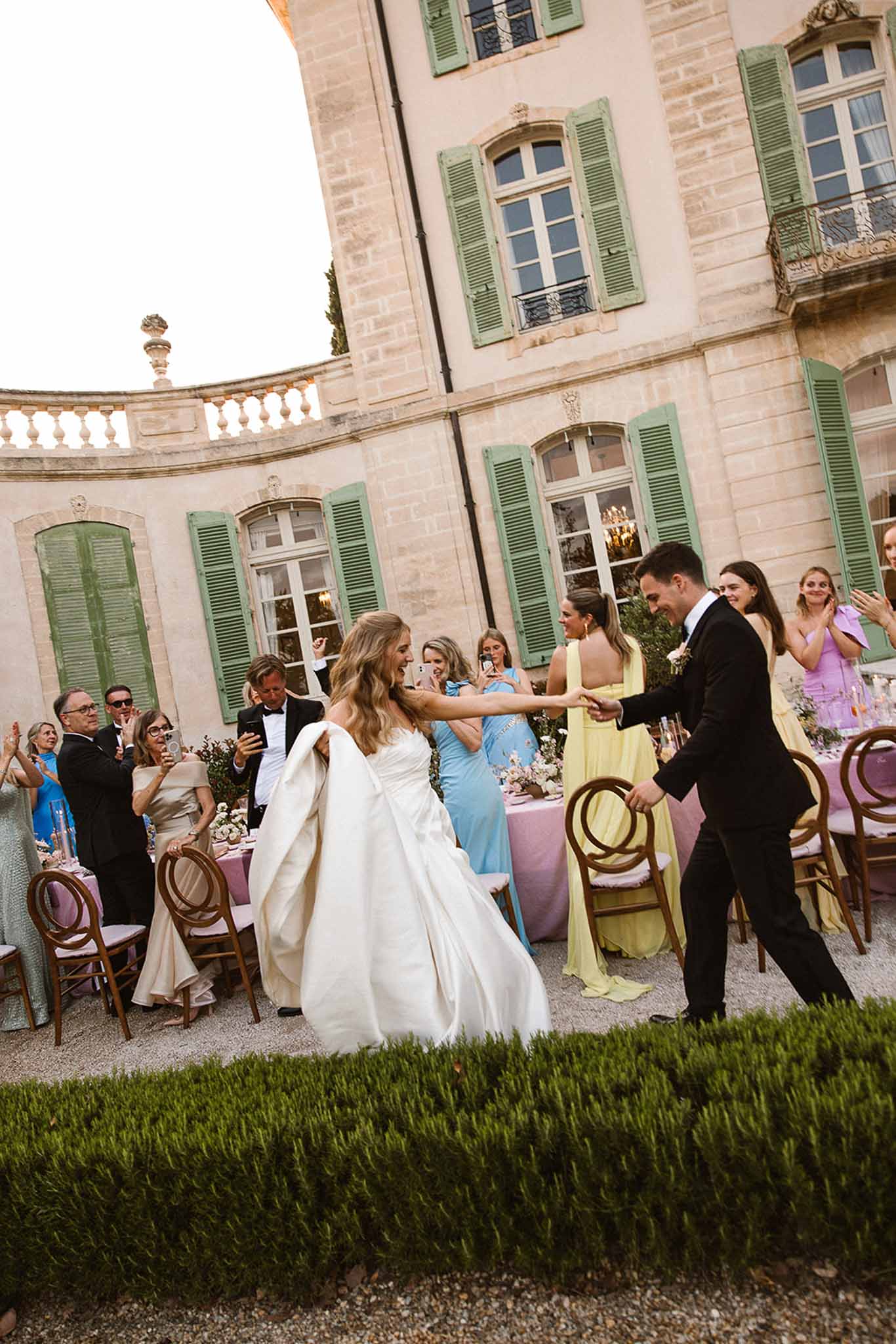 Wedding reception table setting