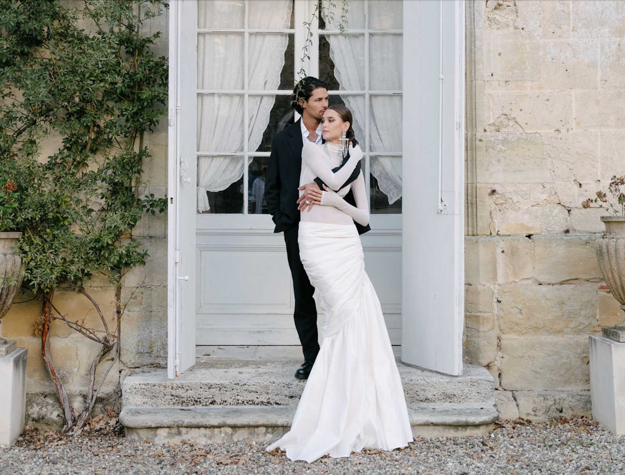 Cafe-au-Lait Dahlias and Modern Fashion at Chateau Marcellus, Bordeaux