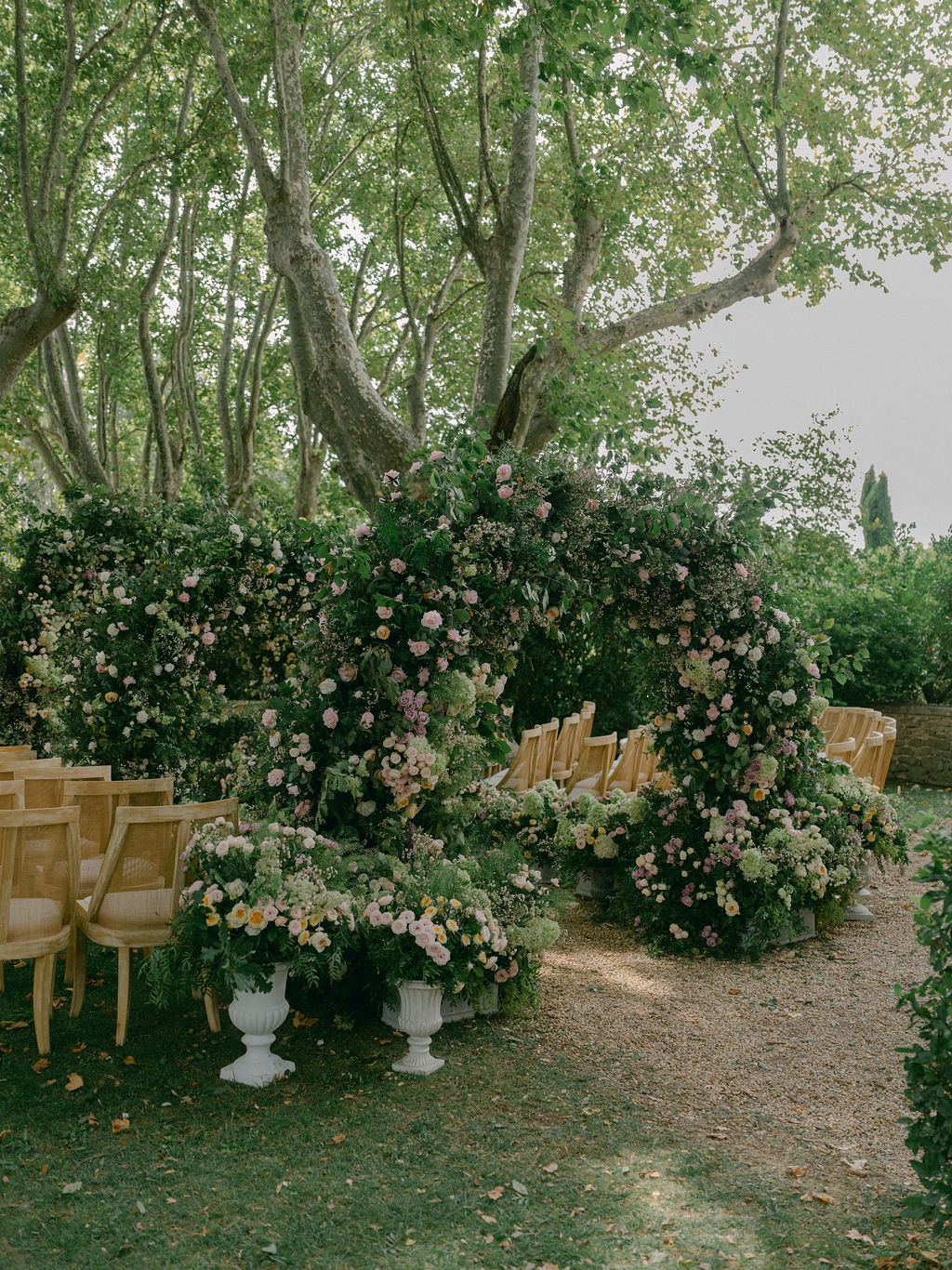 recessional kiss on the garden path at La Bastide de Laurence, Provence