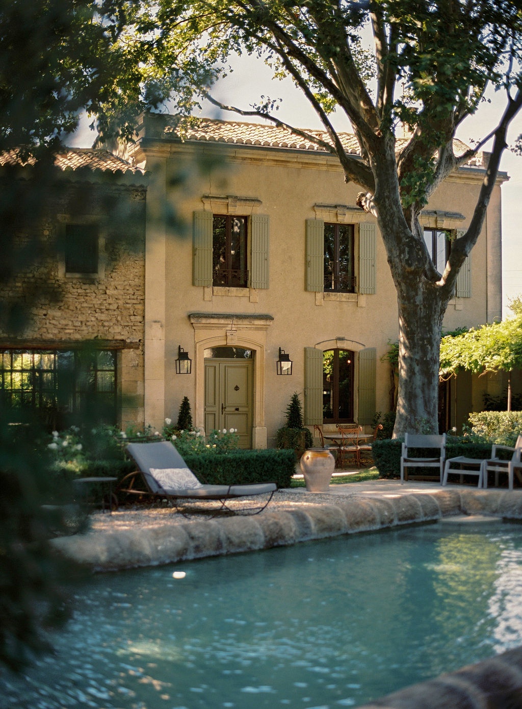 guests watching the ceremony at La Bastide de Laurence, Provence