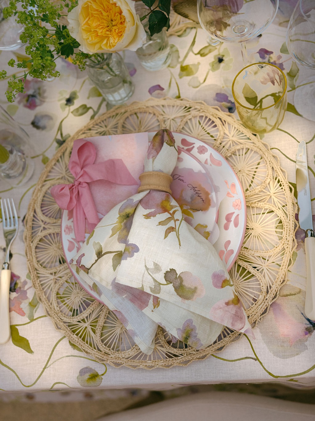 centrepiece of cream roses and phlox at La Bastide de Laurence, Provence