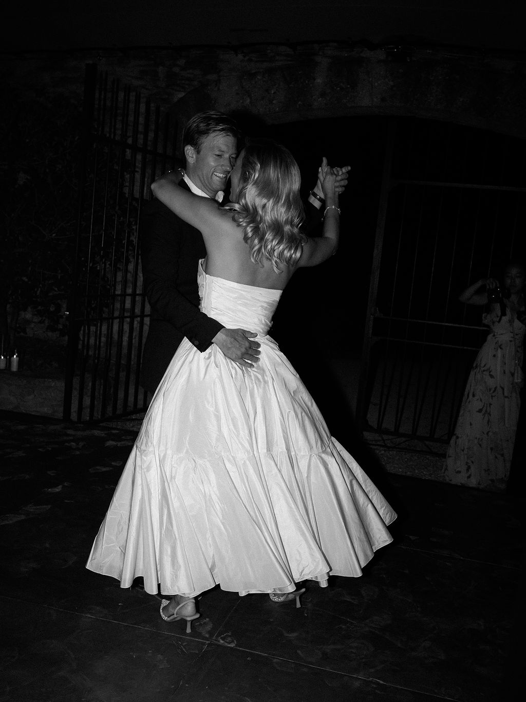 couple on the dance floor at La Bastide de Laurence, Provence