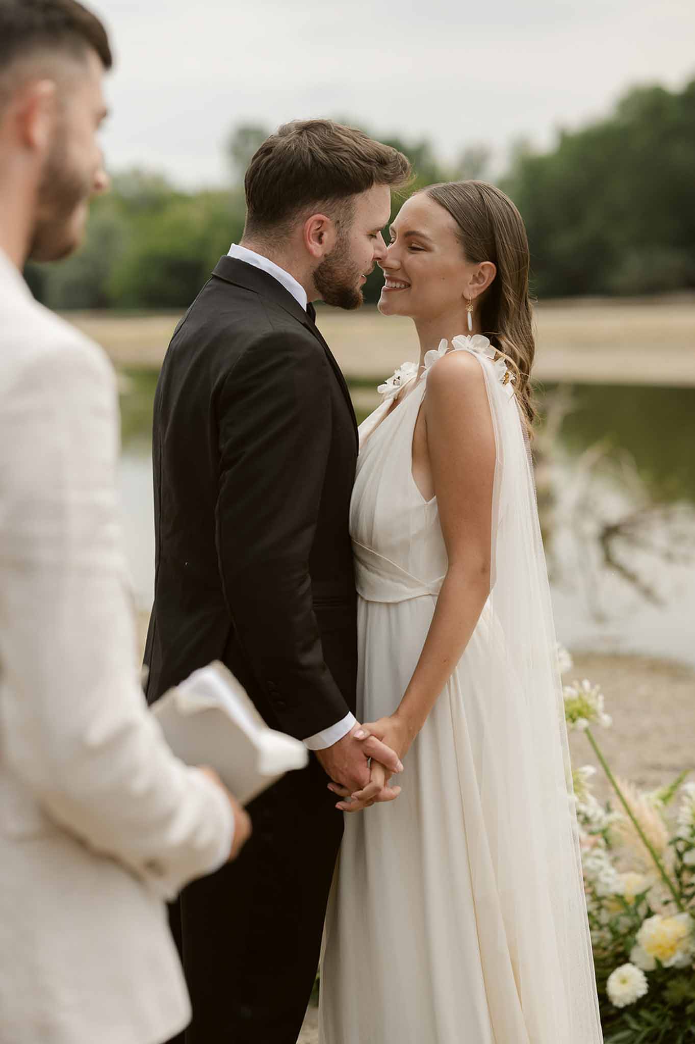 Intimate ceremony moment at Plage d'Apremont-sur-Allier Burgundy