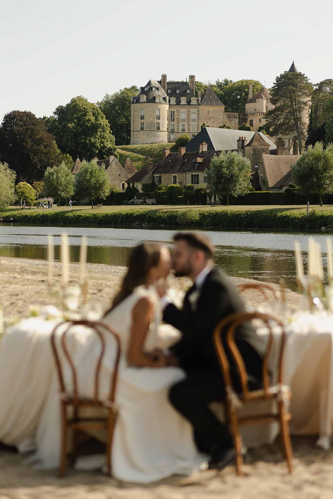 Wildflowers, Nude Tones and Monet Stationery: A Loire Valley Editorial at Apremont
