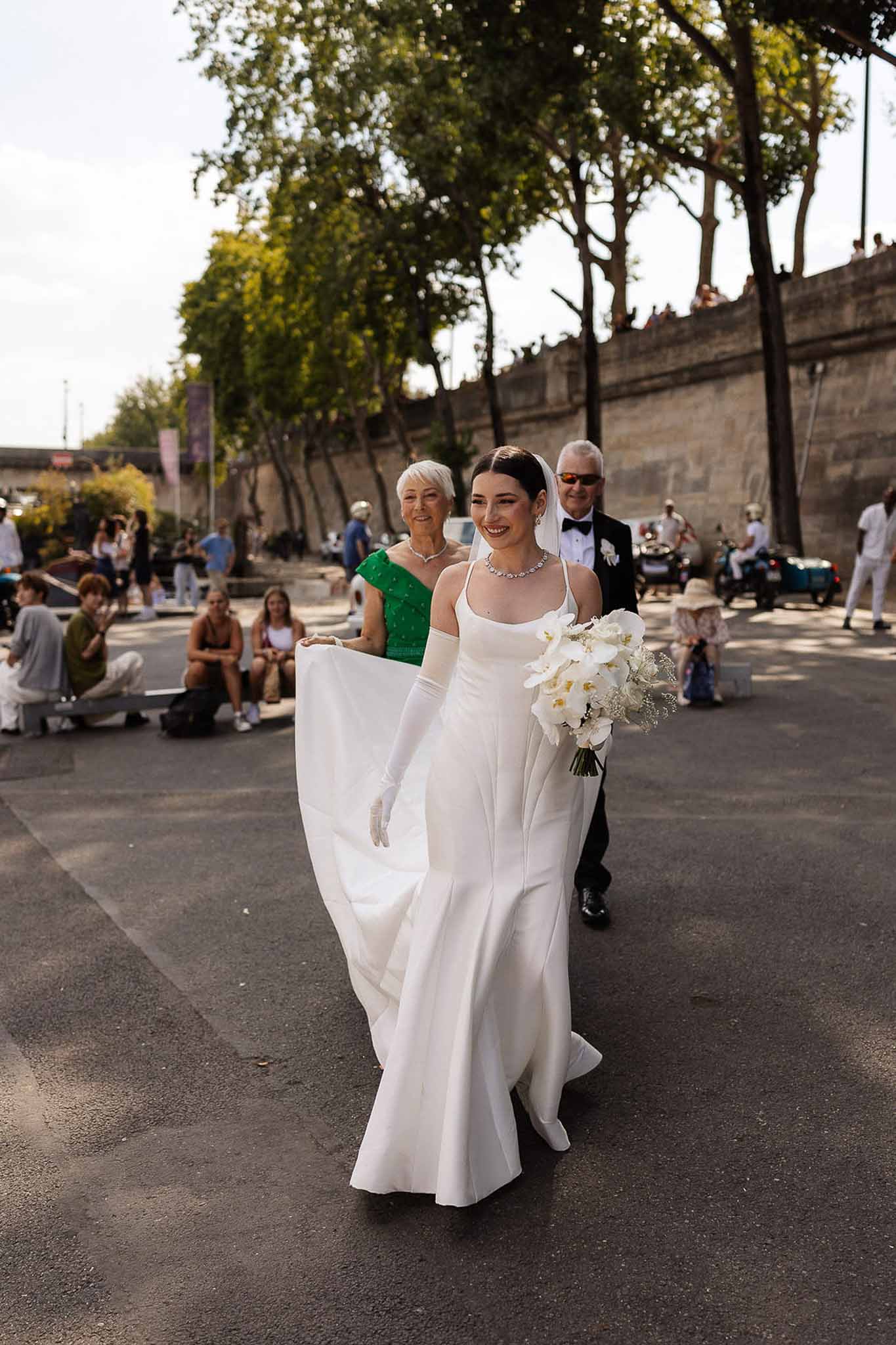 Bridal portrait in Paris