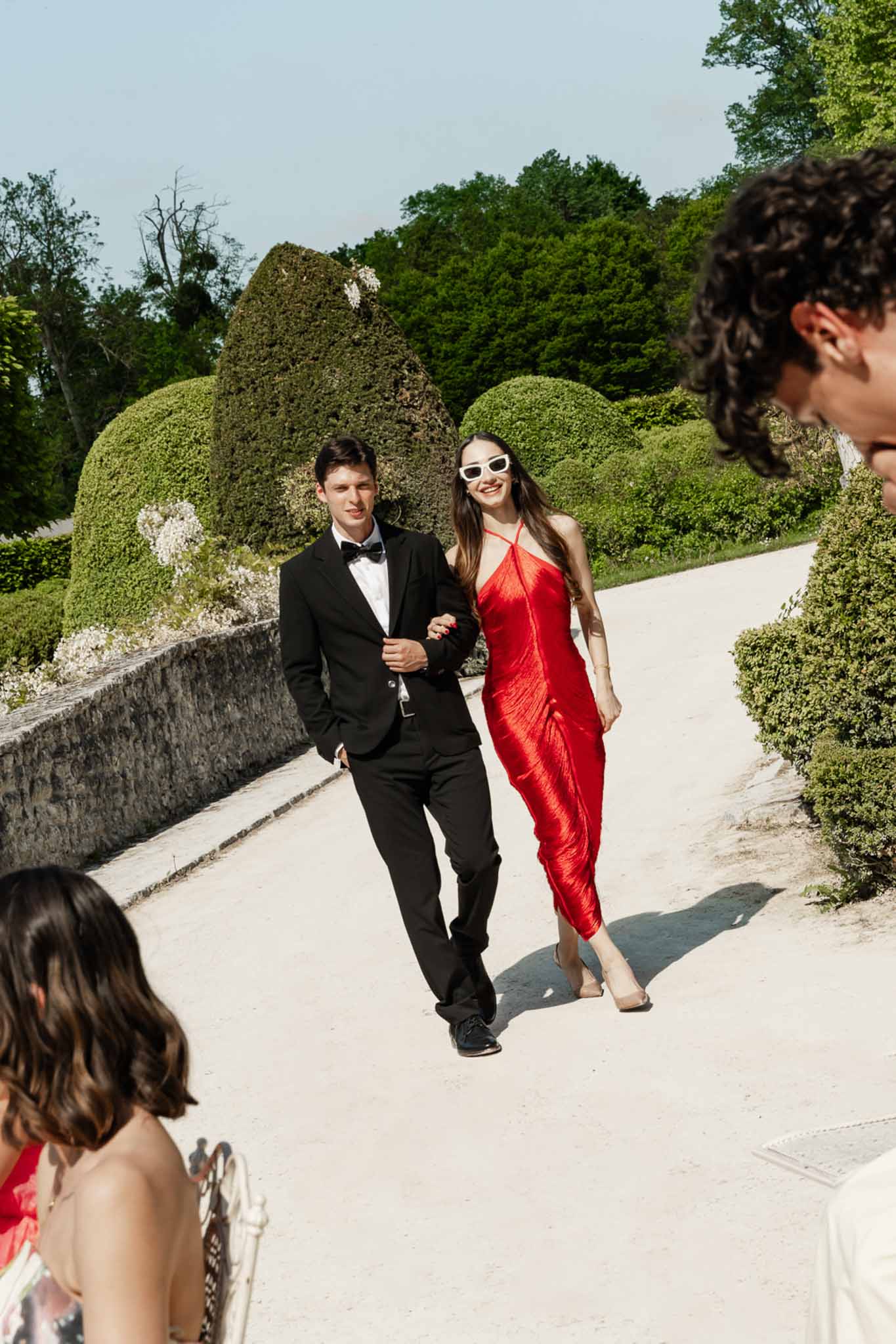 Wedding cocktail hour in a garden