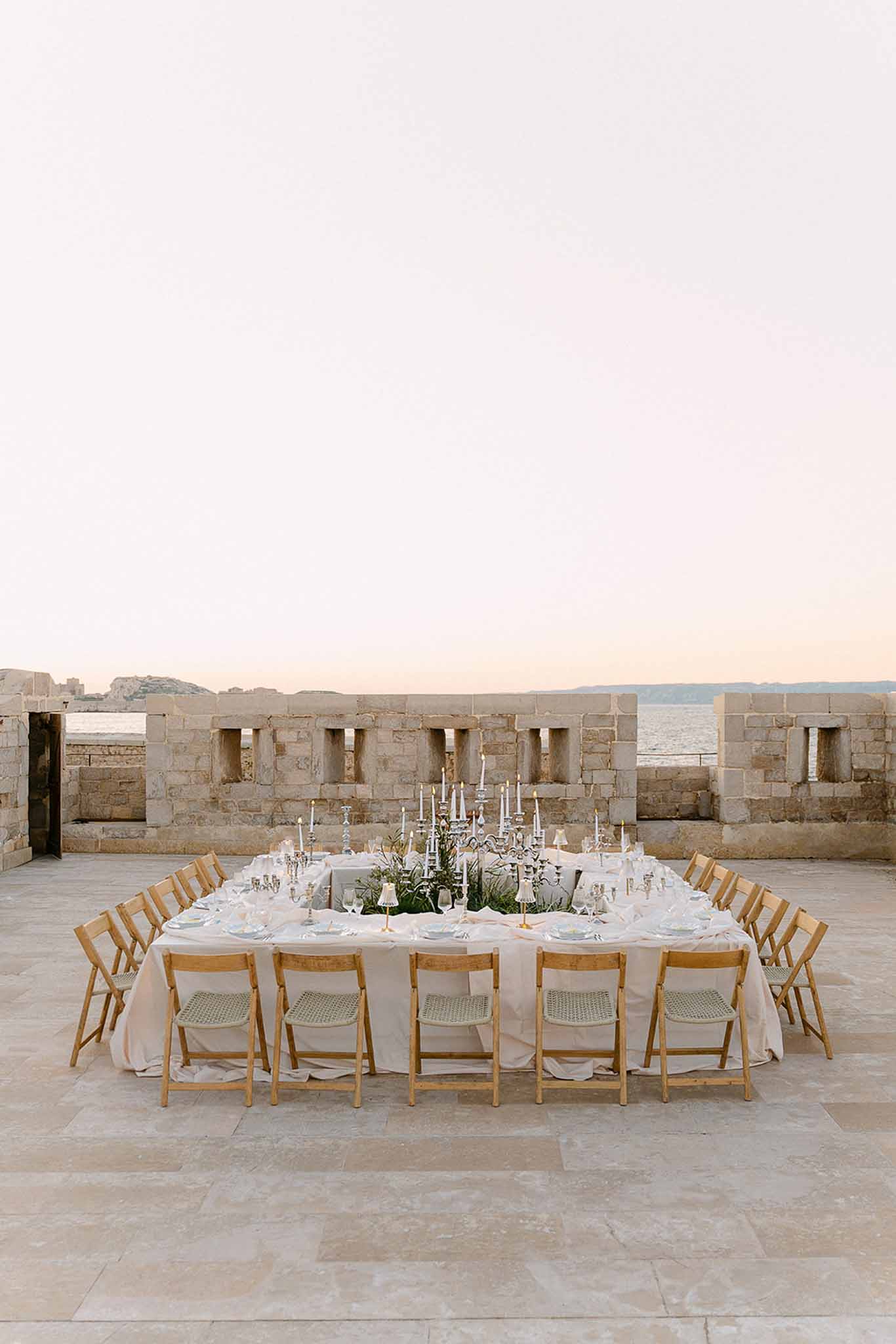 Wedding reception table setting