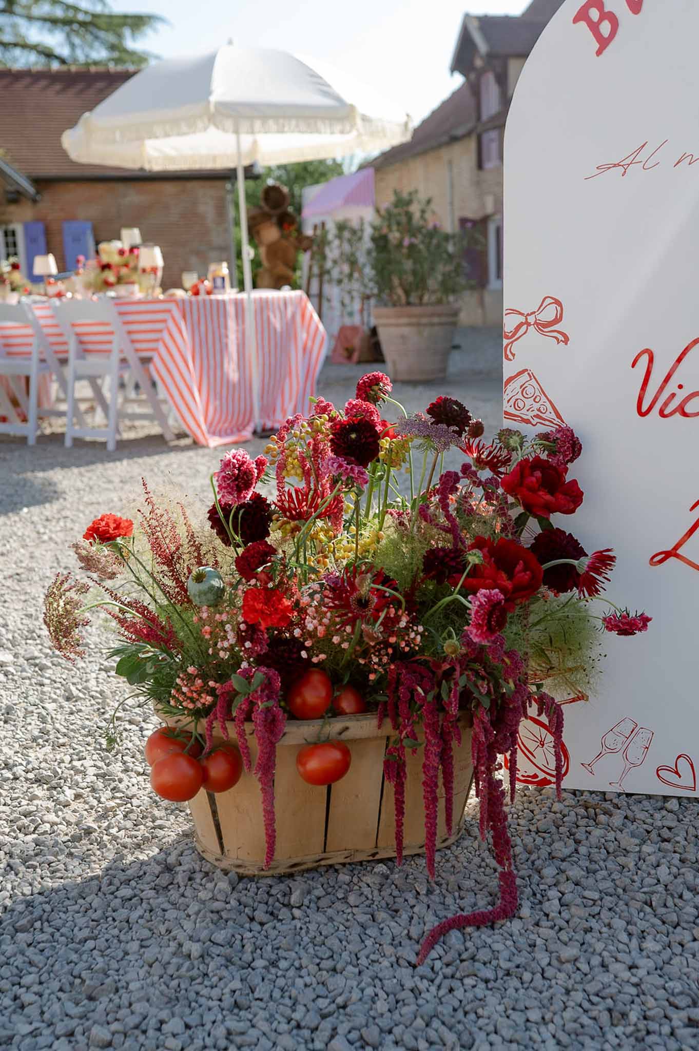 Wedding reception table setting