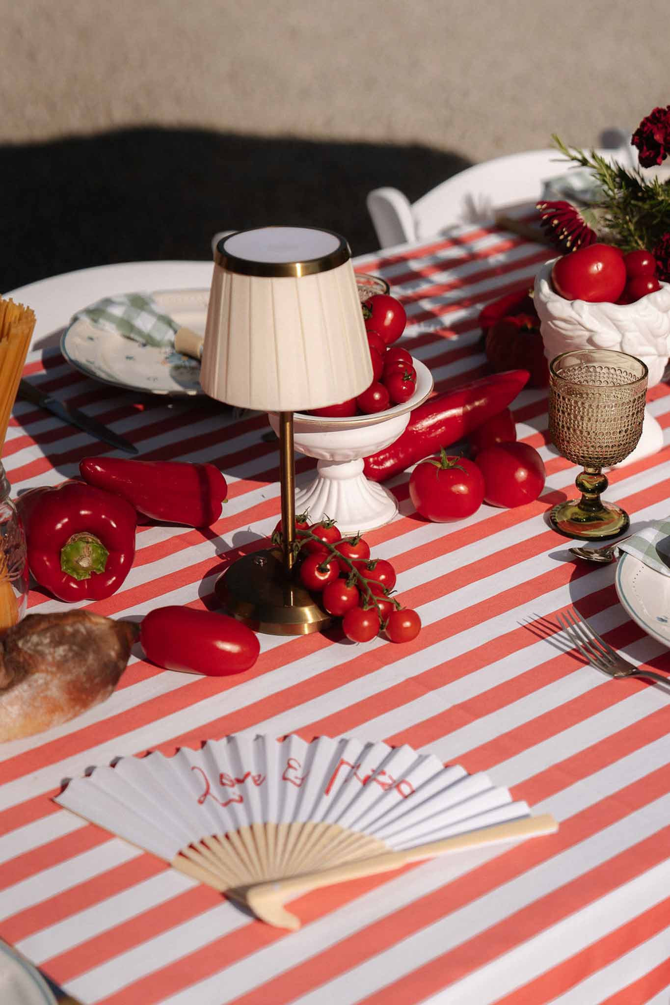 Wedding reception table setting