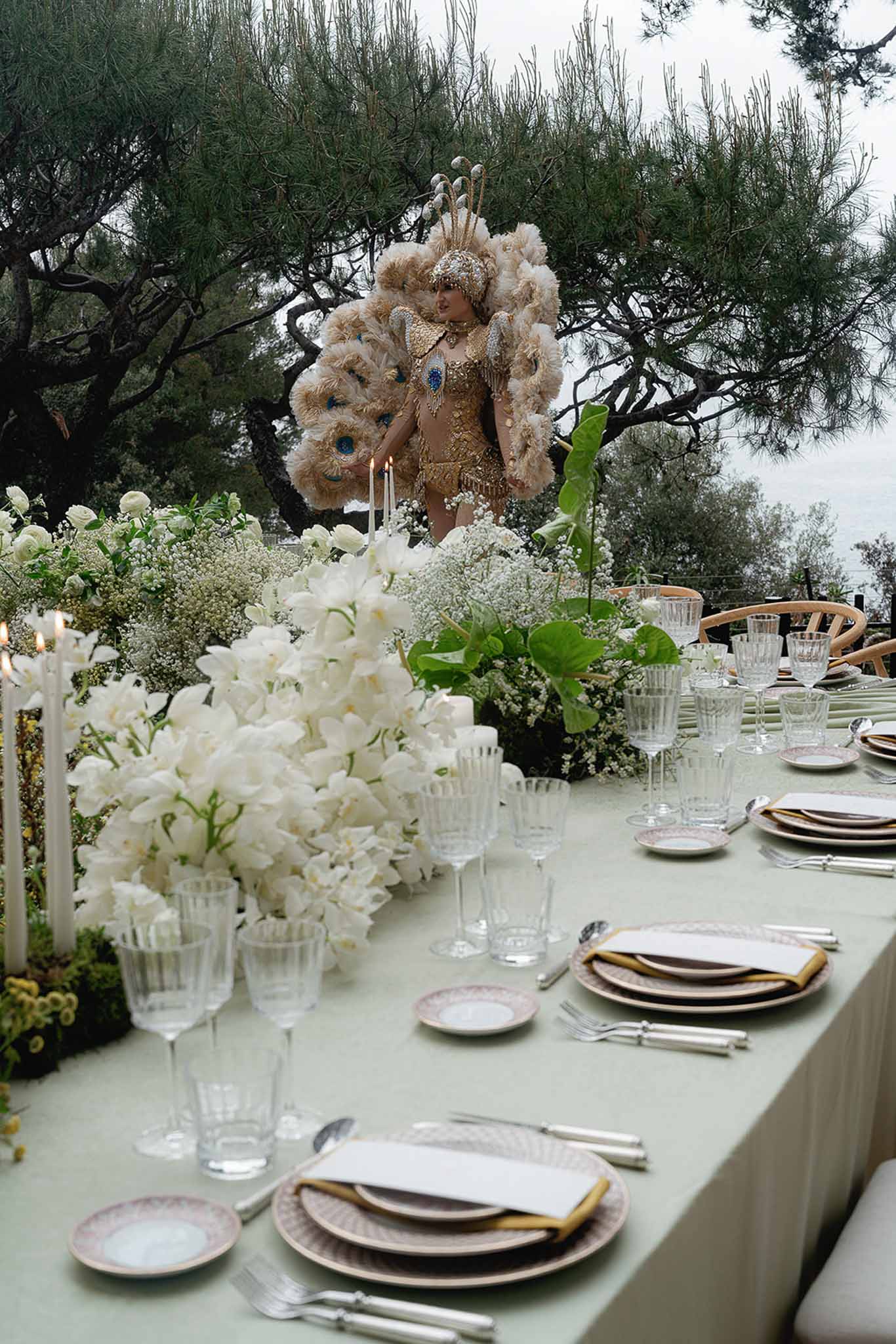 Wedding reception table setting