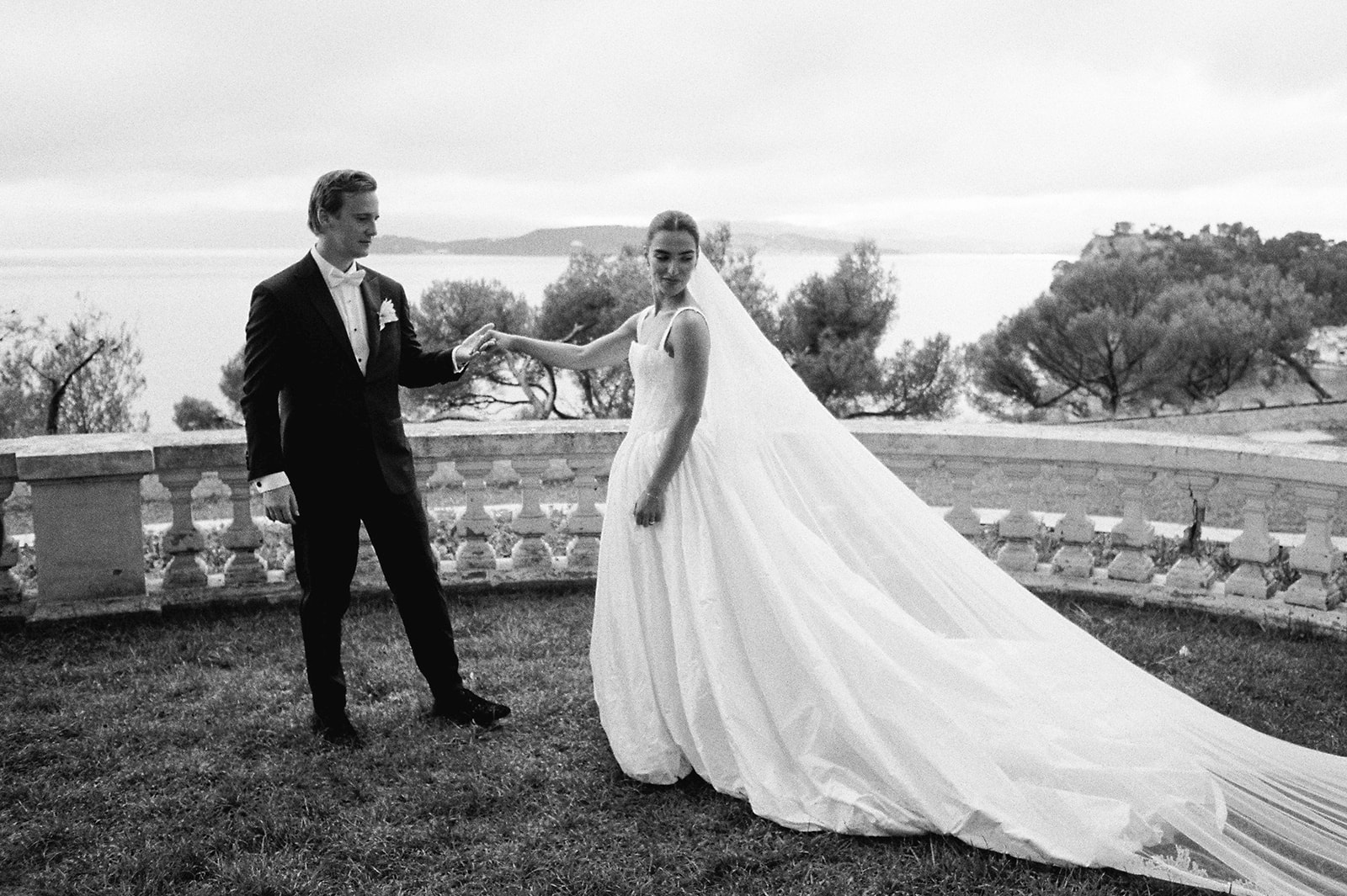 Couple with veil on Mediterranean terrace at Domaine Rocabella