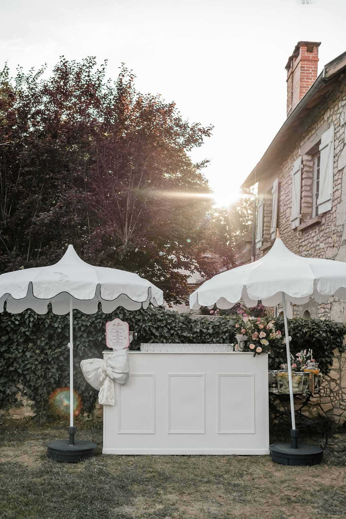 Wedding cocktail hour