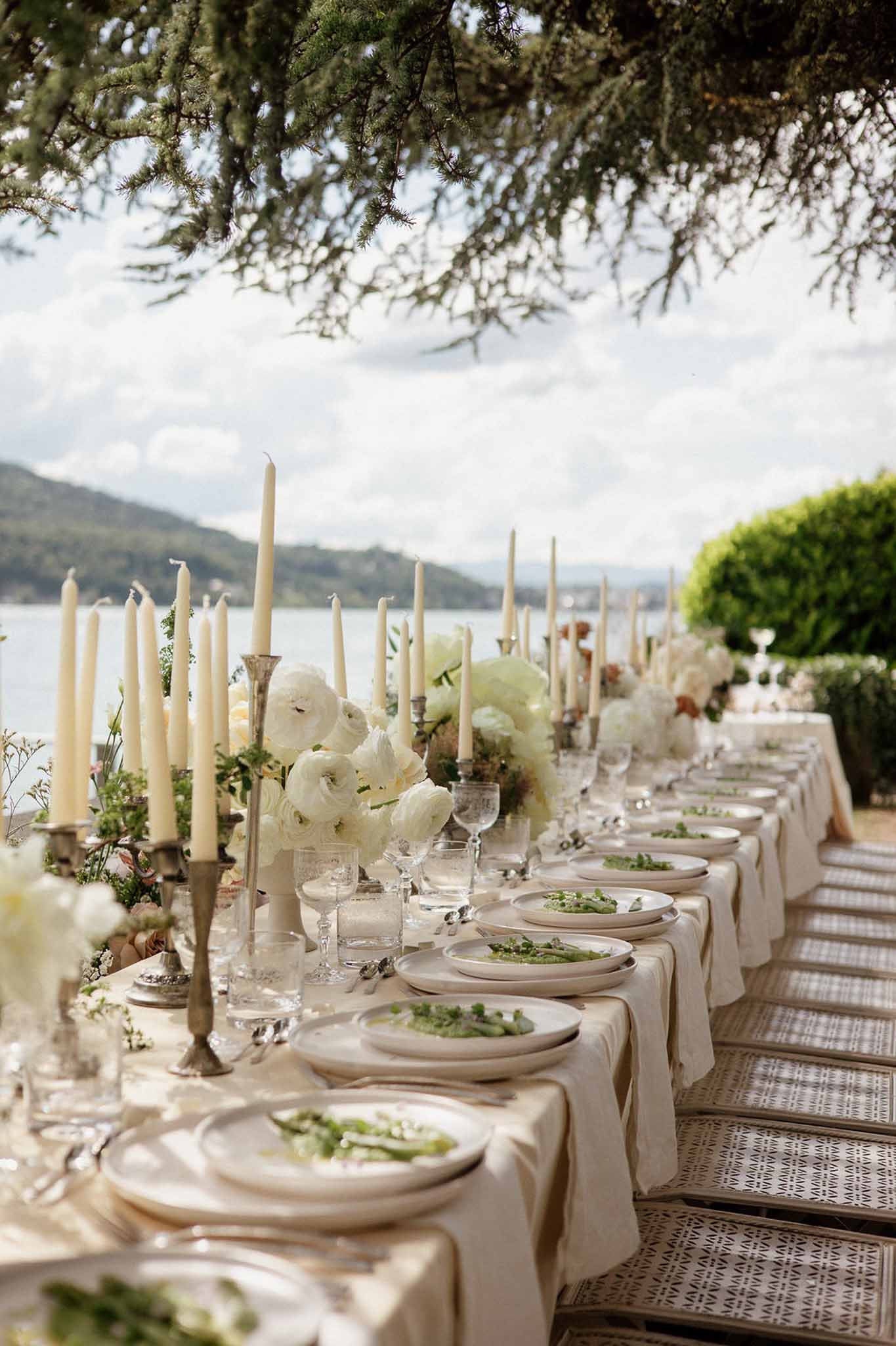 Wedding reception table setting