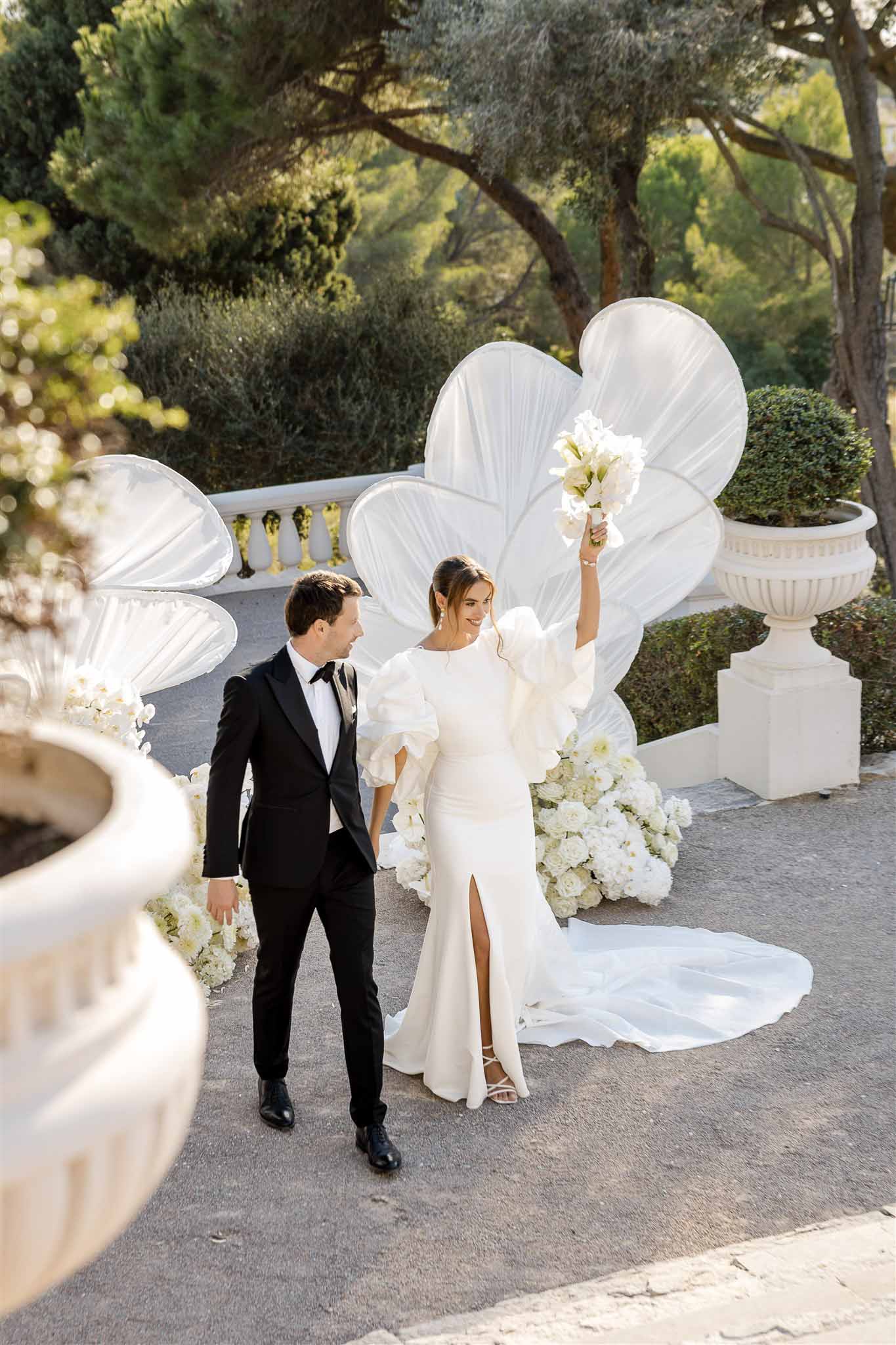 Black and white photo of bride and groom portrait