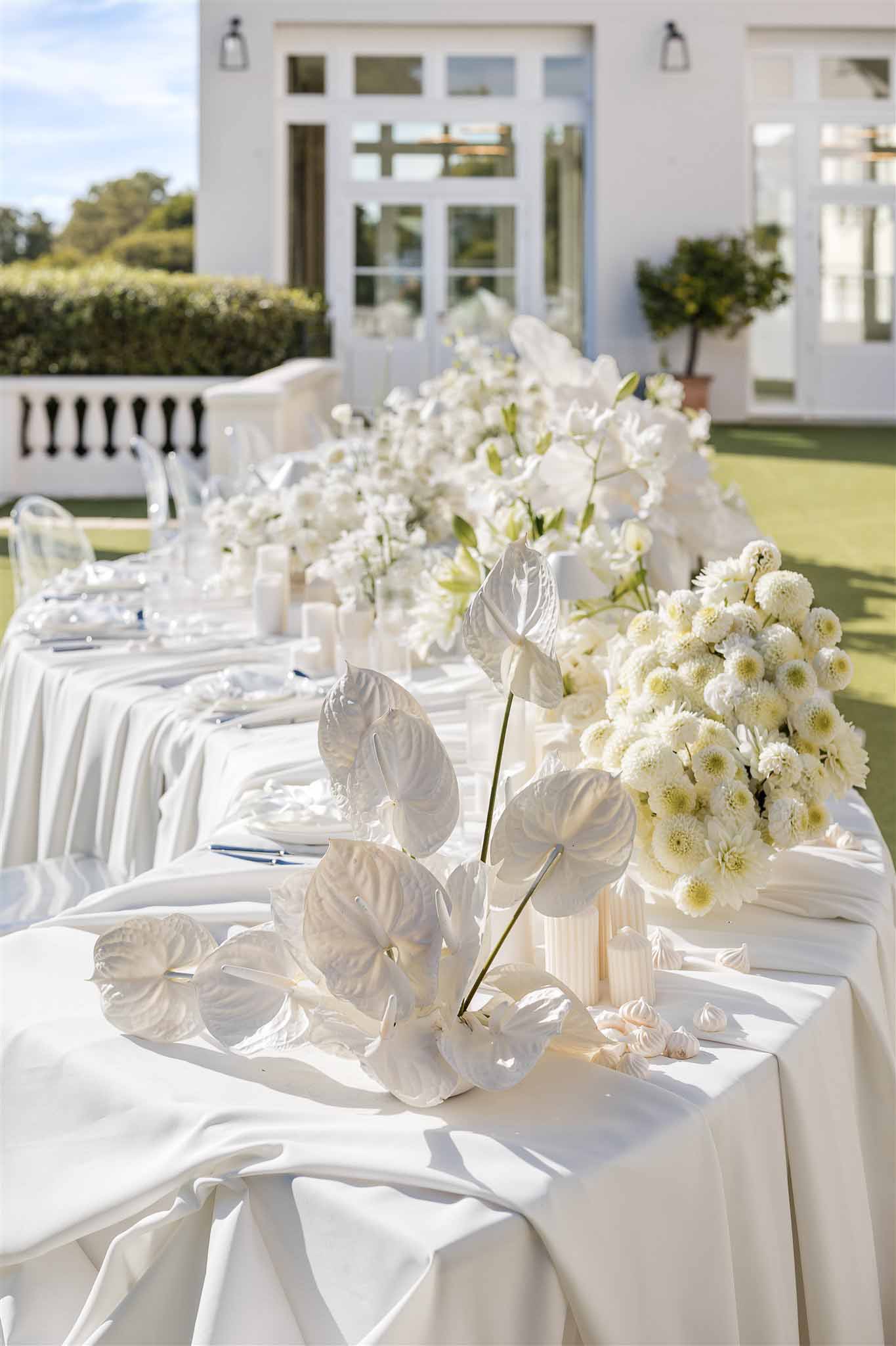 Wedding reception table setting