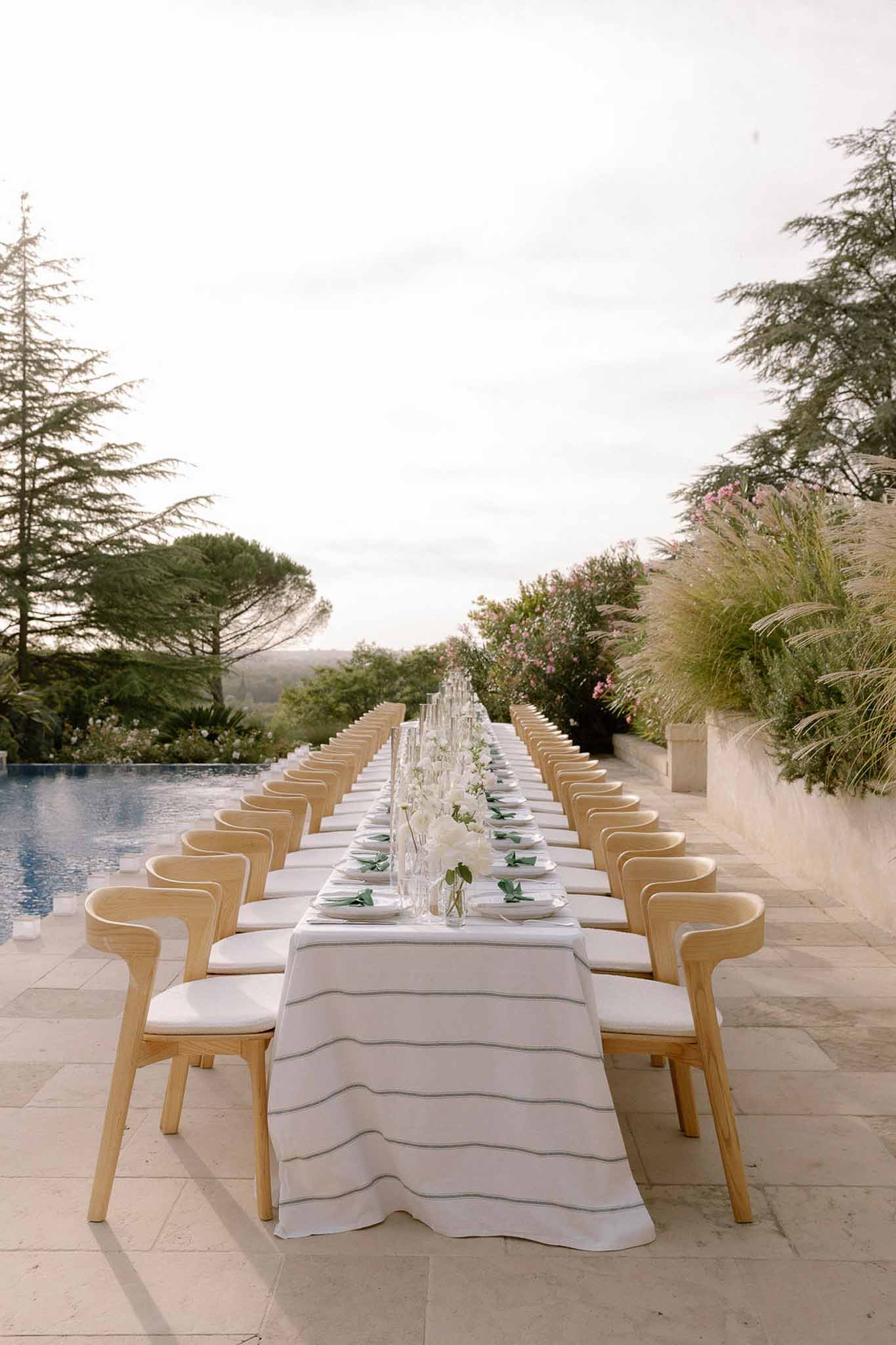 Wedding reception table setting