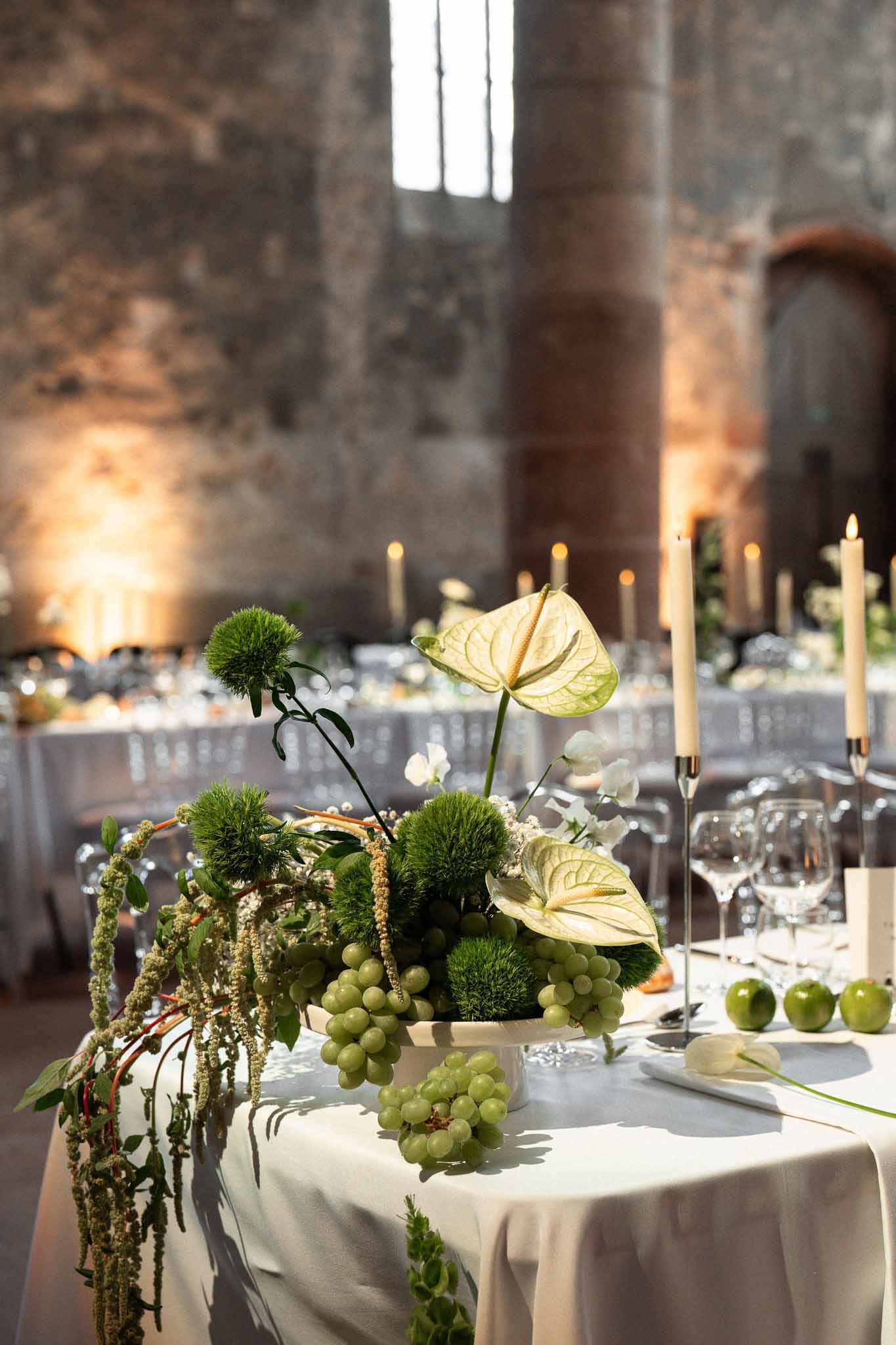 Wedding reception table setting