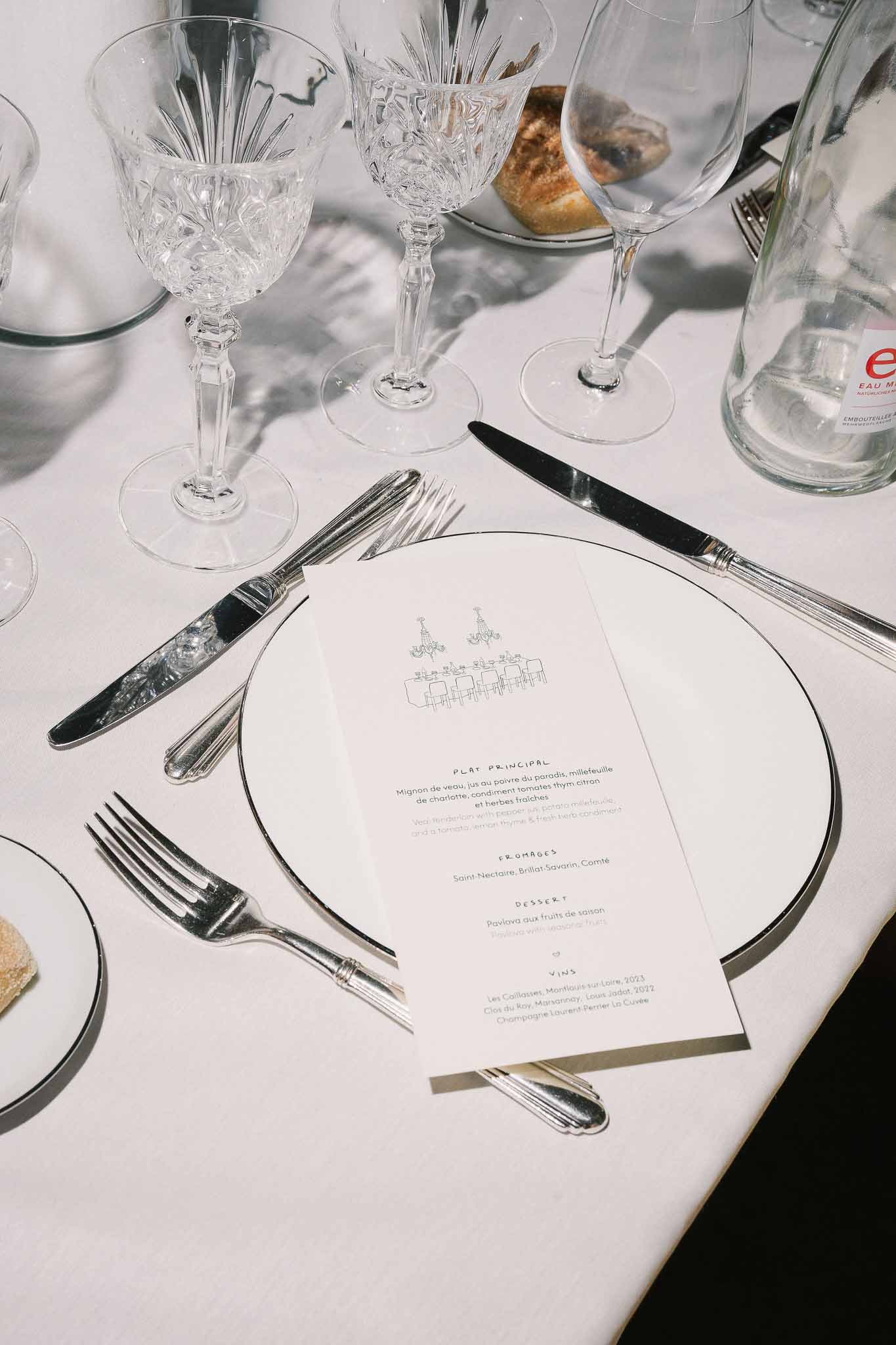 Wedding reception table setting