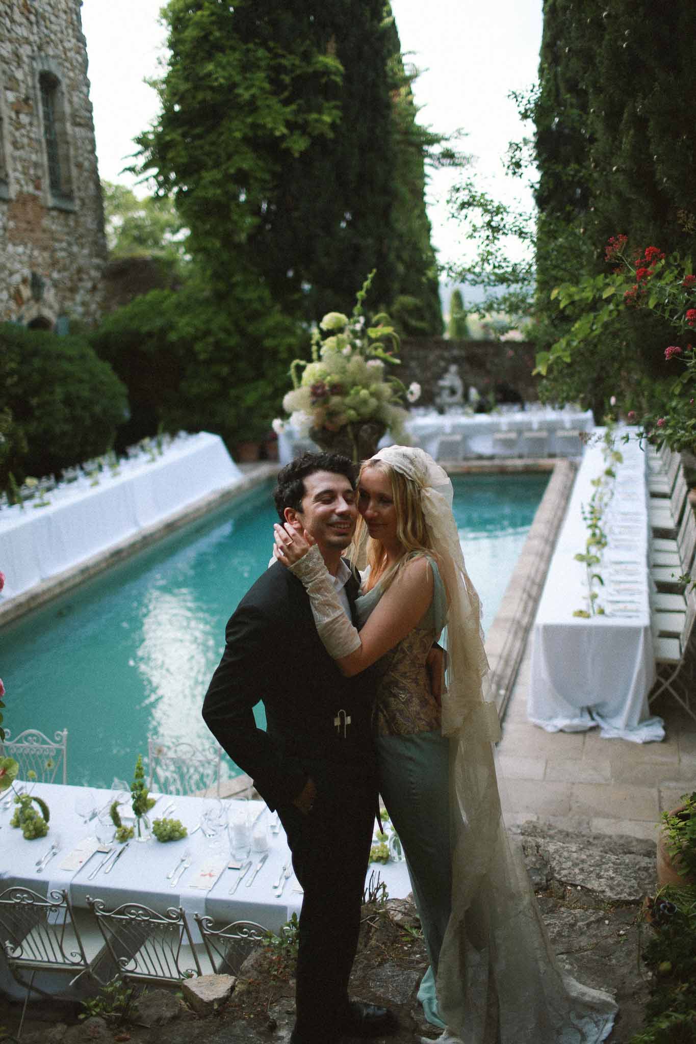 Couple hugging at the reception area at Chateau St Victor Lacoste