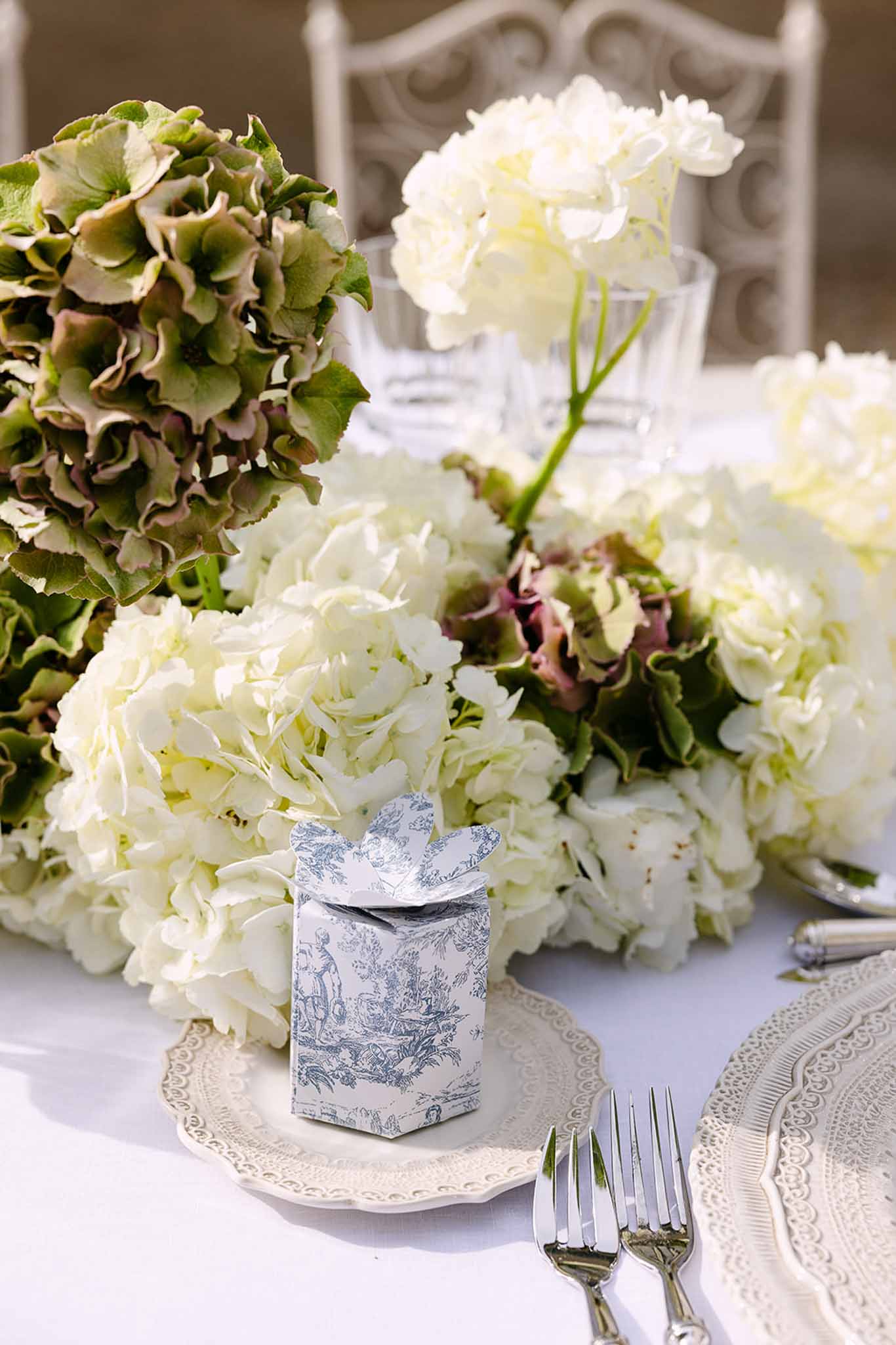 Wedding reception with hydrangeas