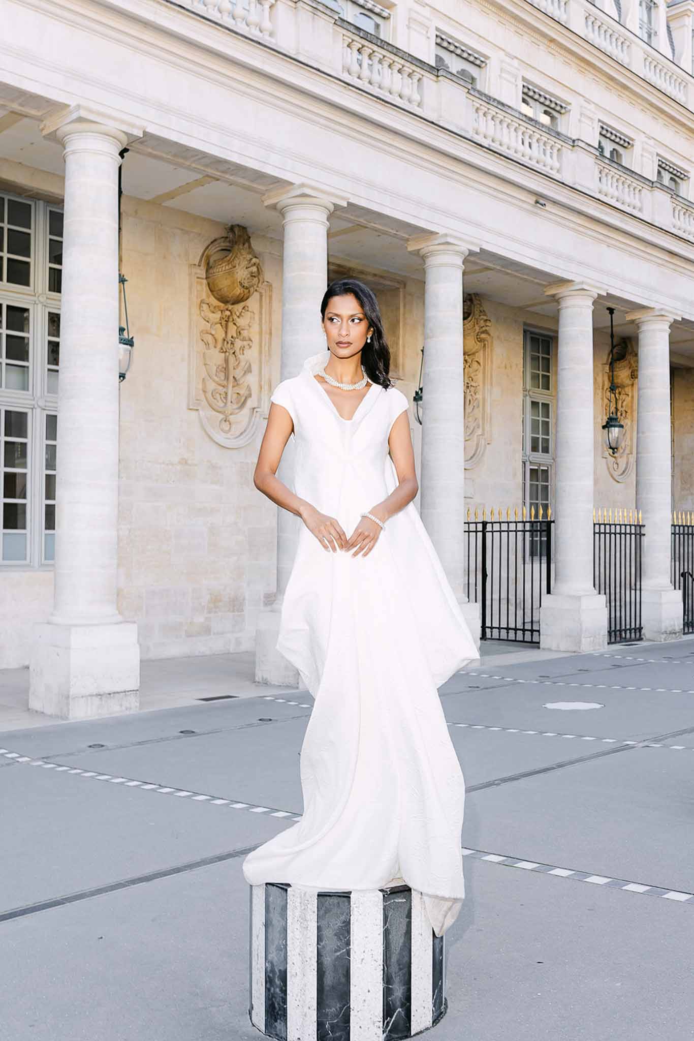 Black and white photo of bridal portrait in Paris