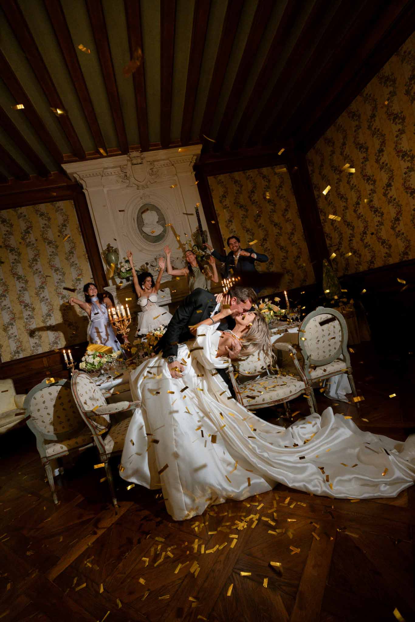 Wedding reception table setting